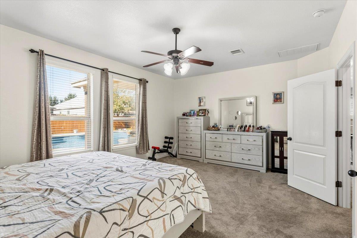 Image 17 of 34 For 117 Emory Fields Dr