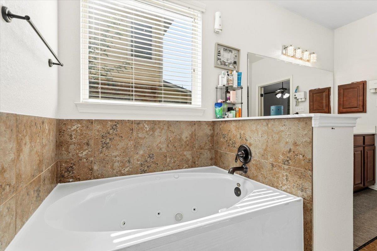 Image 19 of 34 For 117 Emory Fields Dr