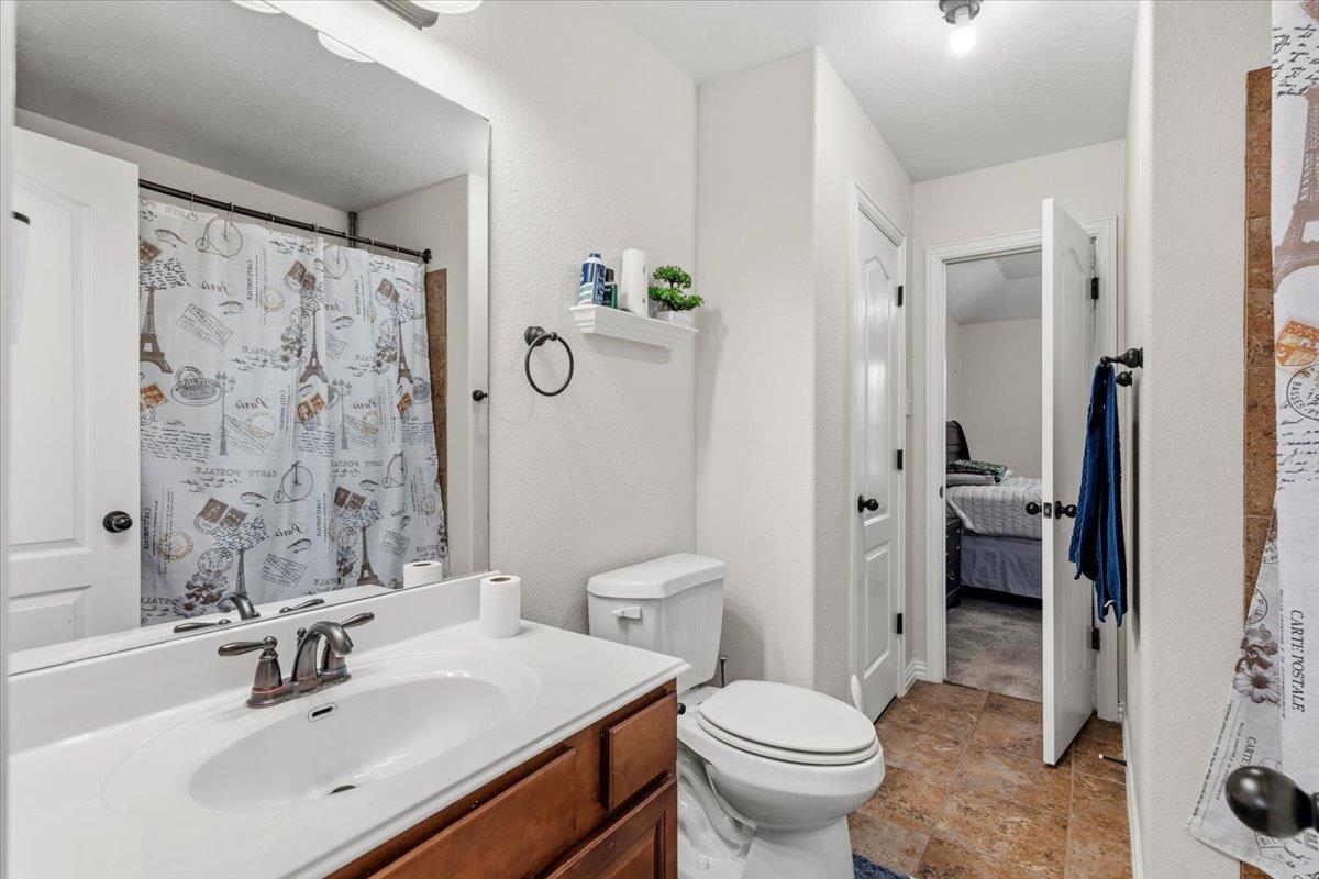 Image 24 of 34 For 117 Emory Fields Dr