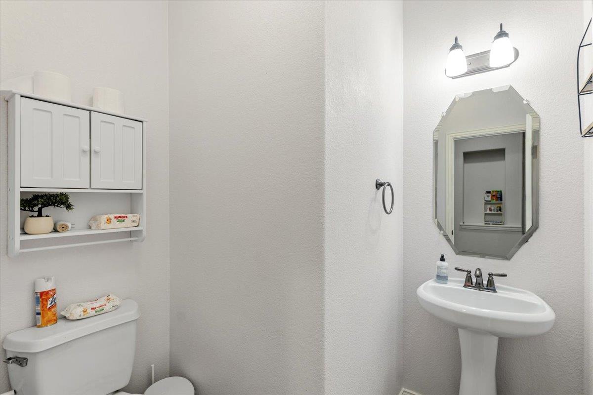 Image 25 of 34 For 117 Emory Fields Dr