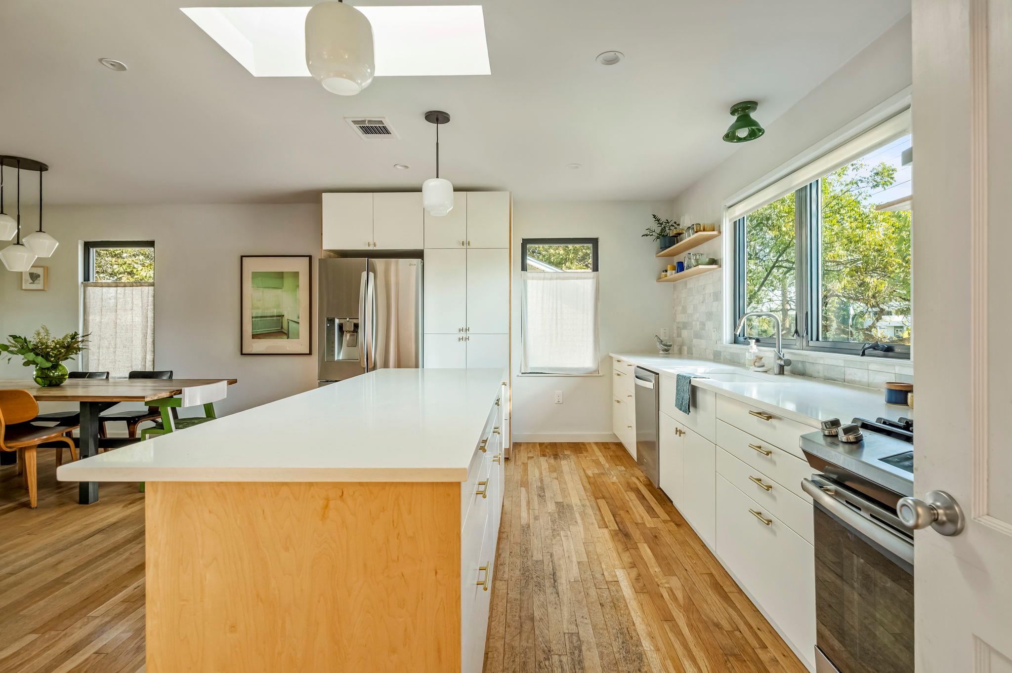 Image 12 of 37 For 618 Denson Dr