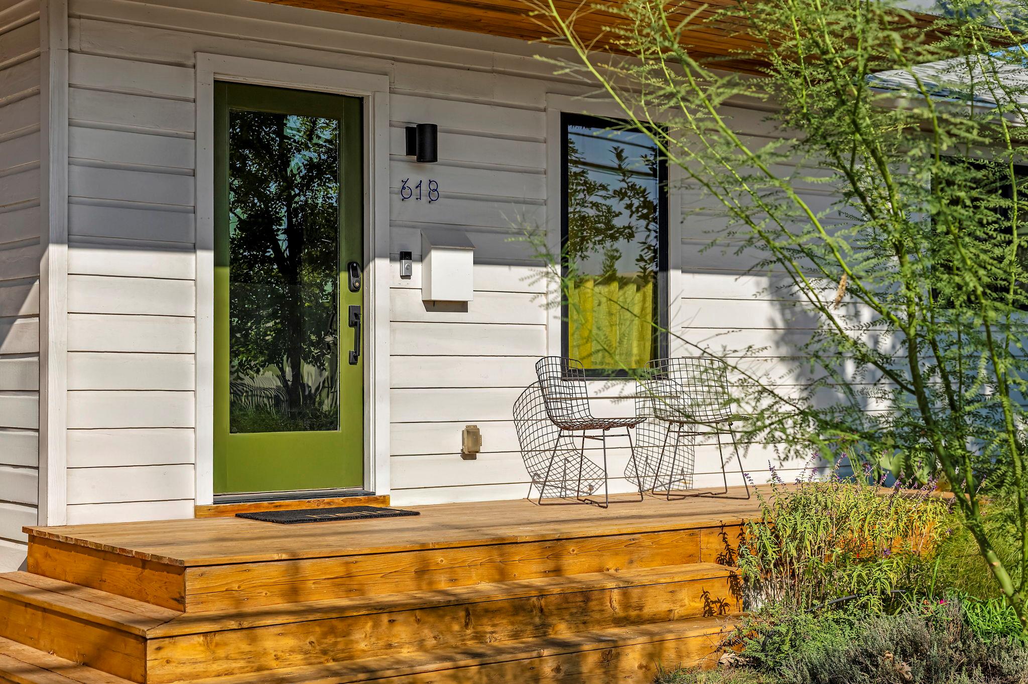 Image 4 of 37 For 618 Denson Dr