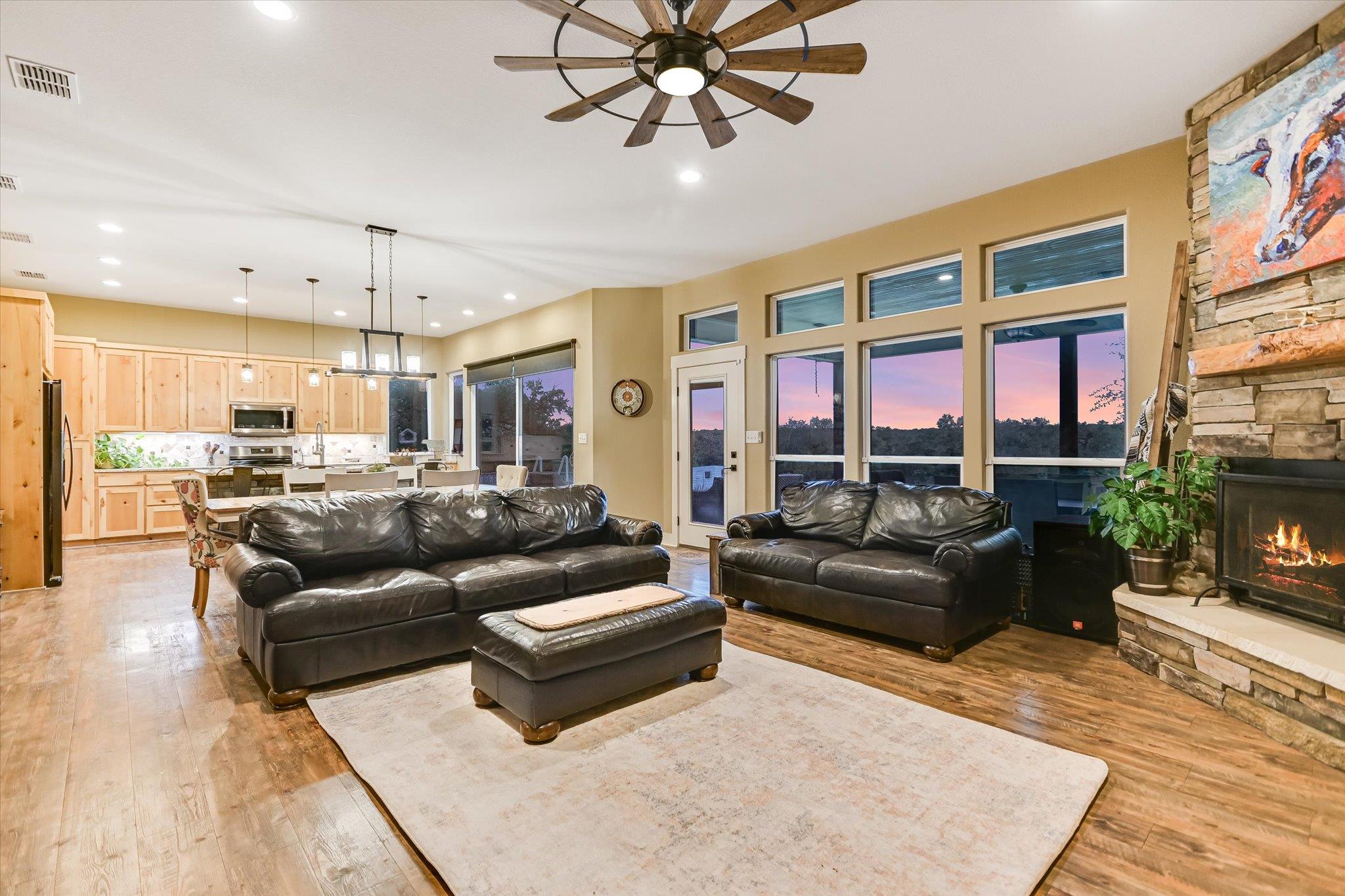 Image 10 of 34 For 8305 Ozark Dr