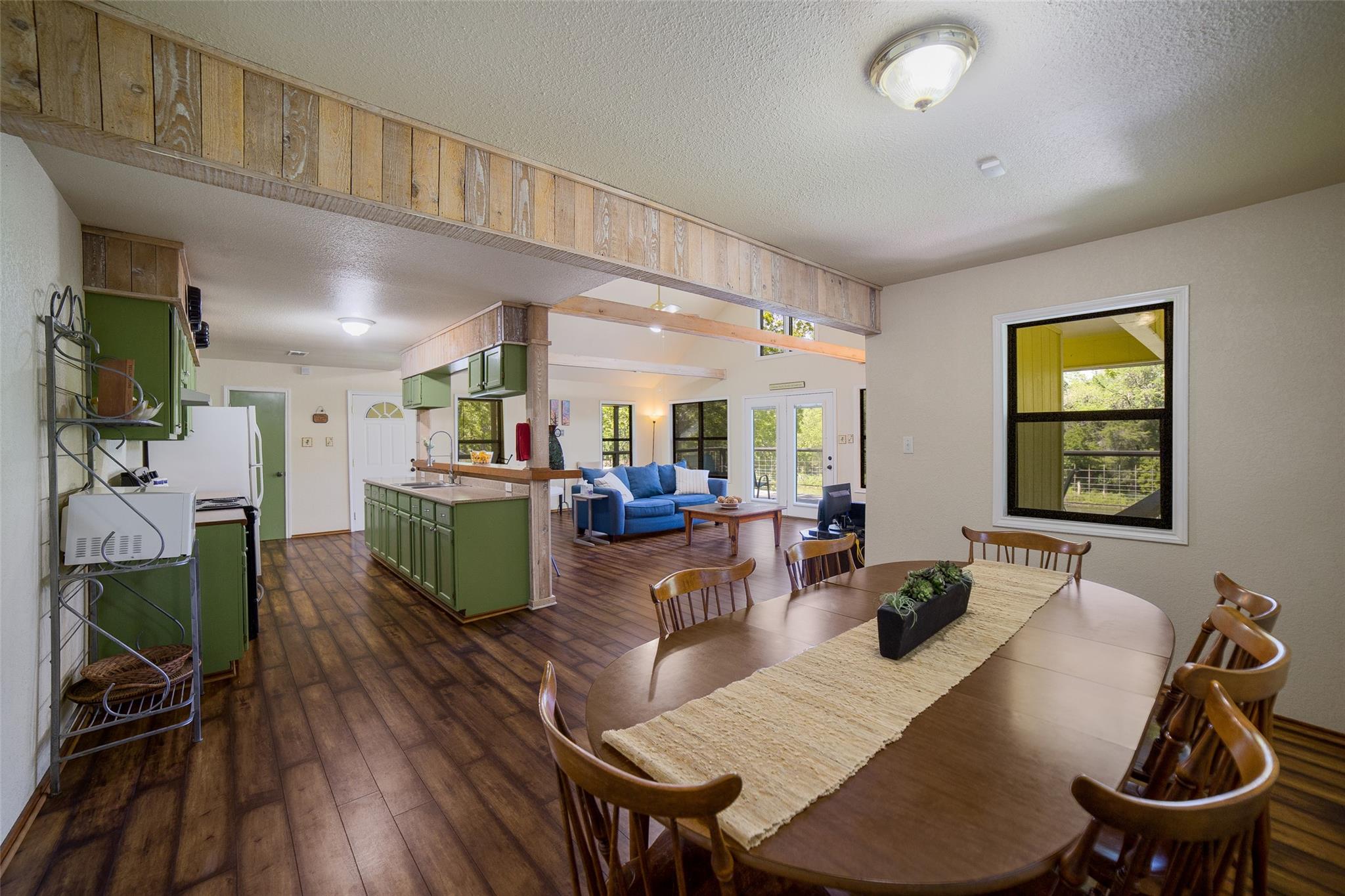 Image 11 of 30 For 298 Meadowlake Dr