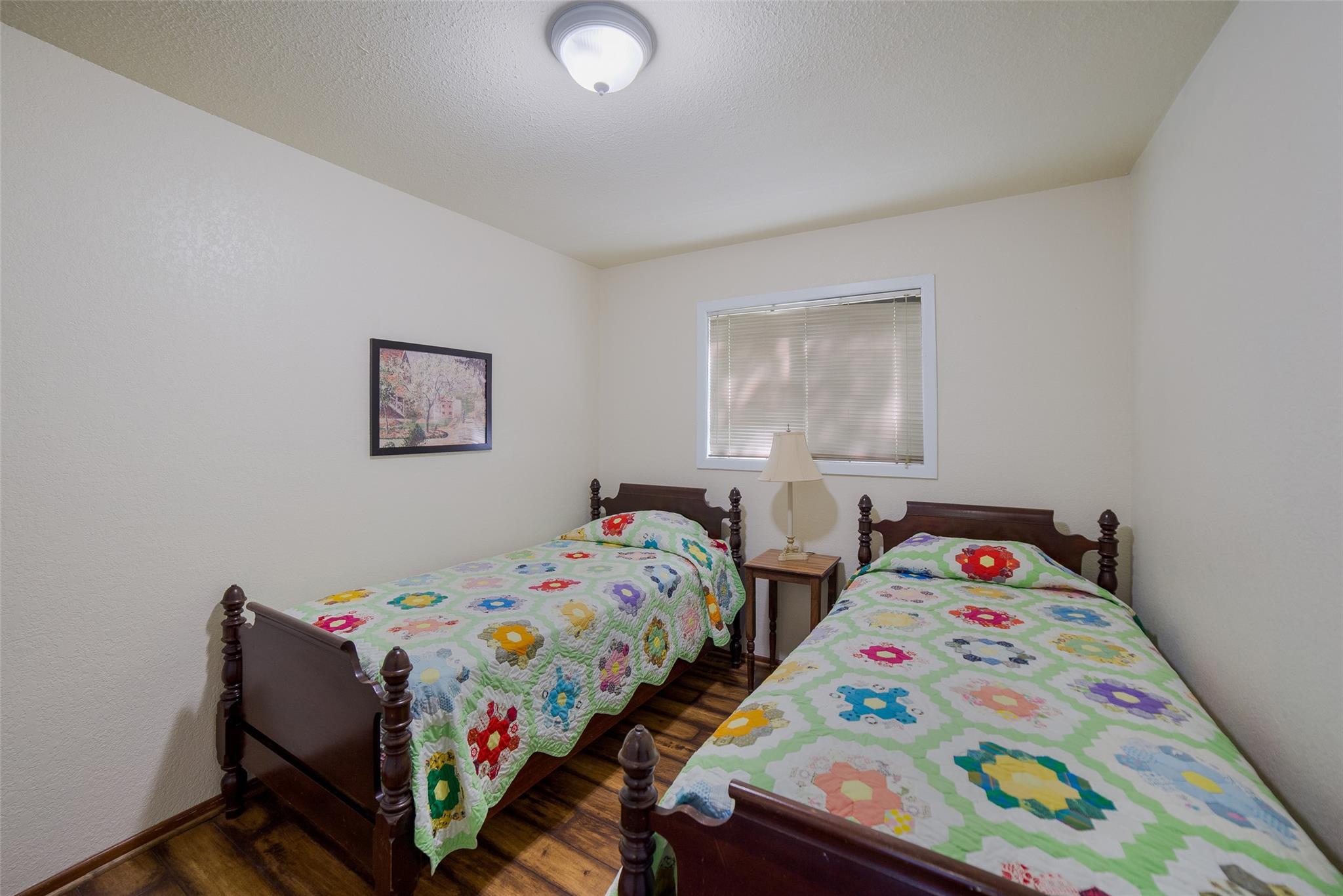 Image 14 of 30 For 298 Meadowlake Dr