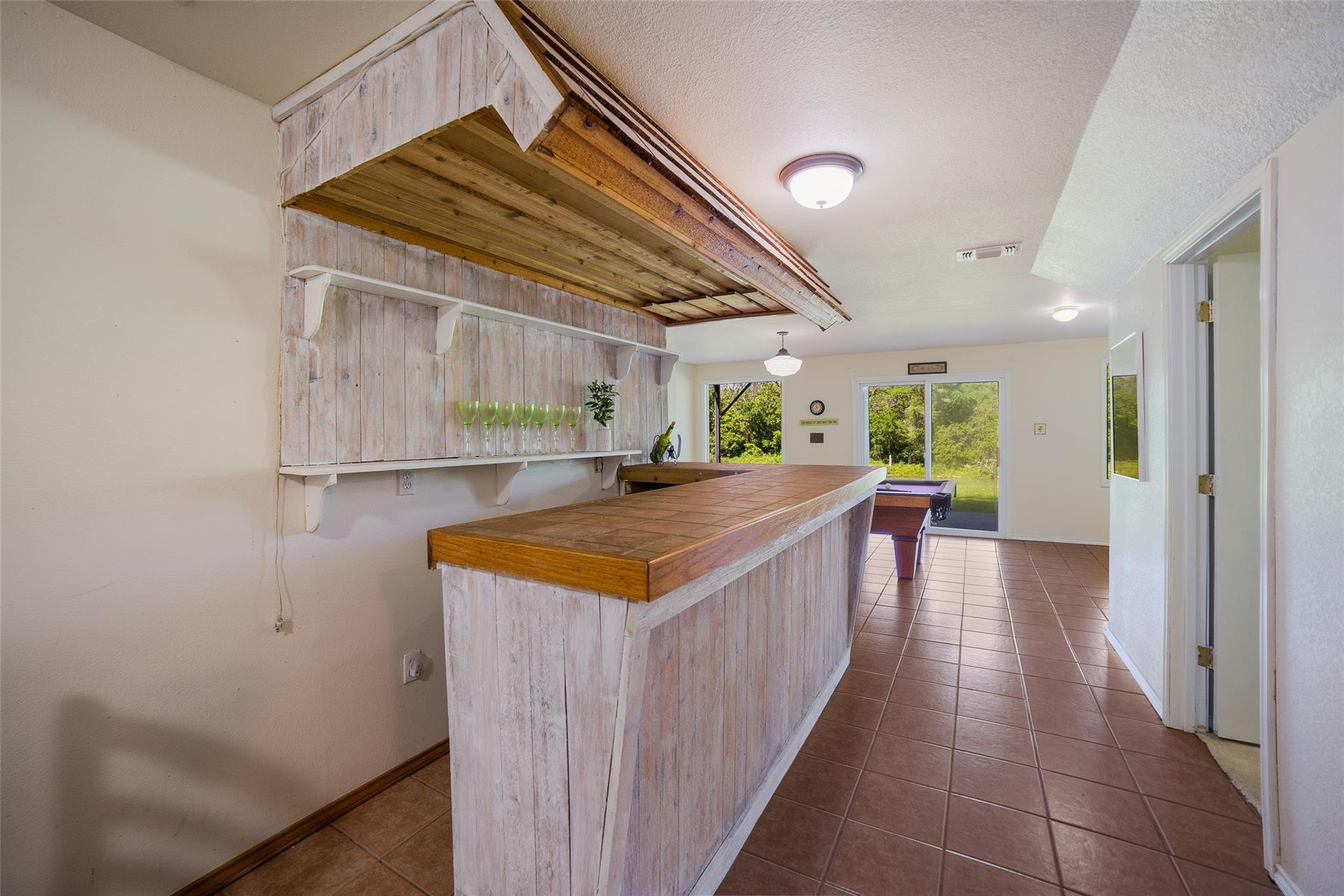 Image 23 of 30 For 298 Meadowlake Dr