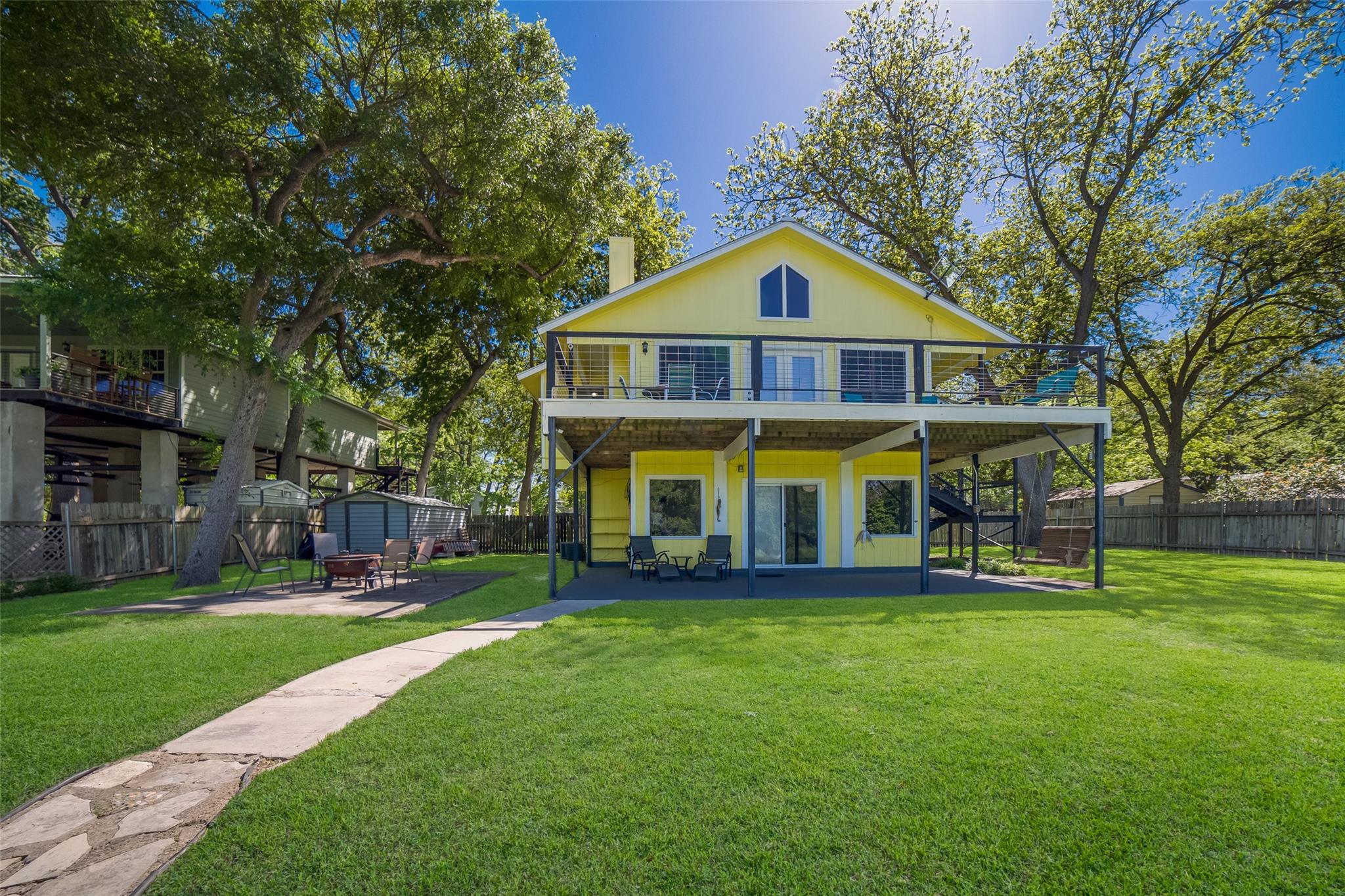 Image 5 of 30 For 298 Meadowlake Dr
