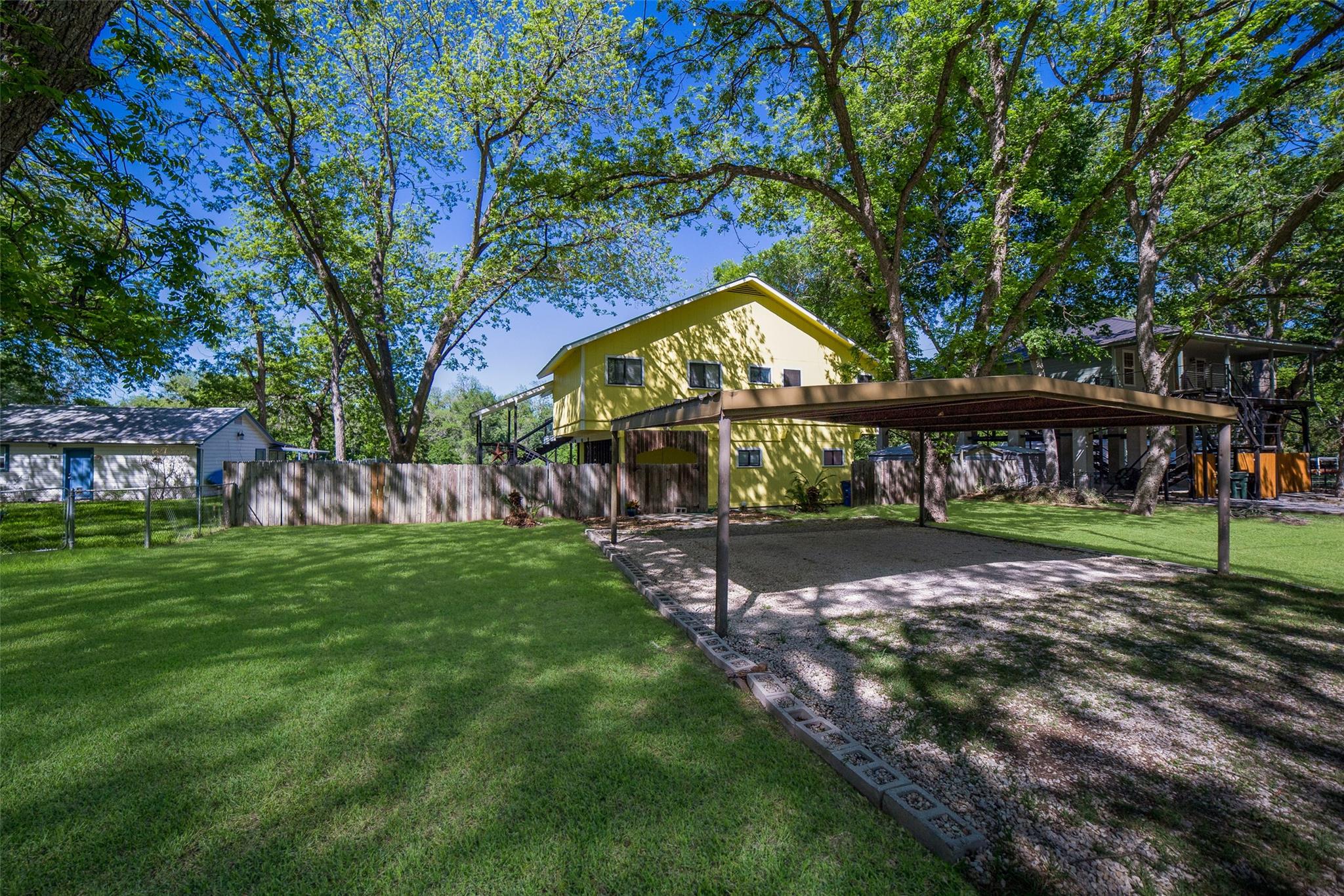 Image 6 of 30 For 298 Meadowlake Dr