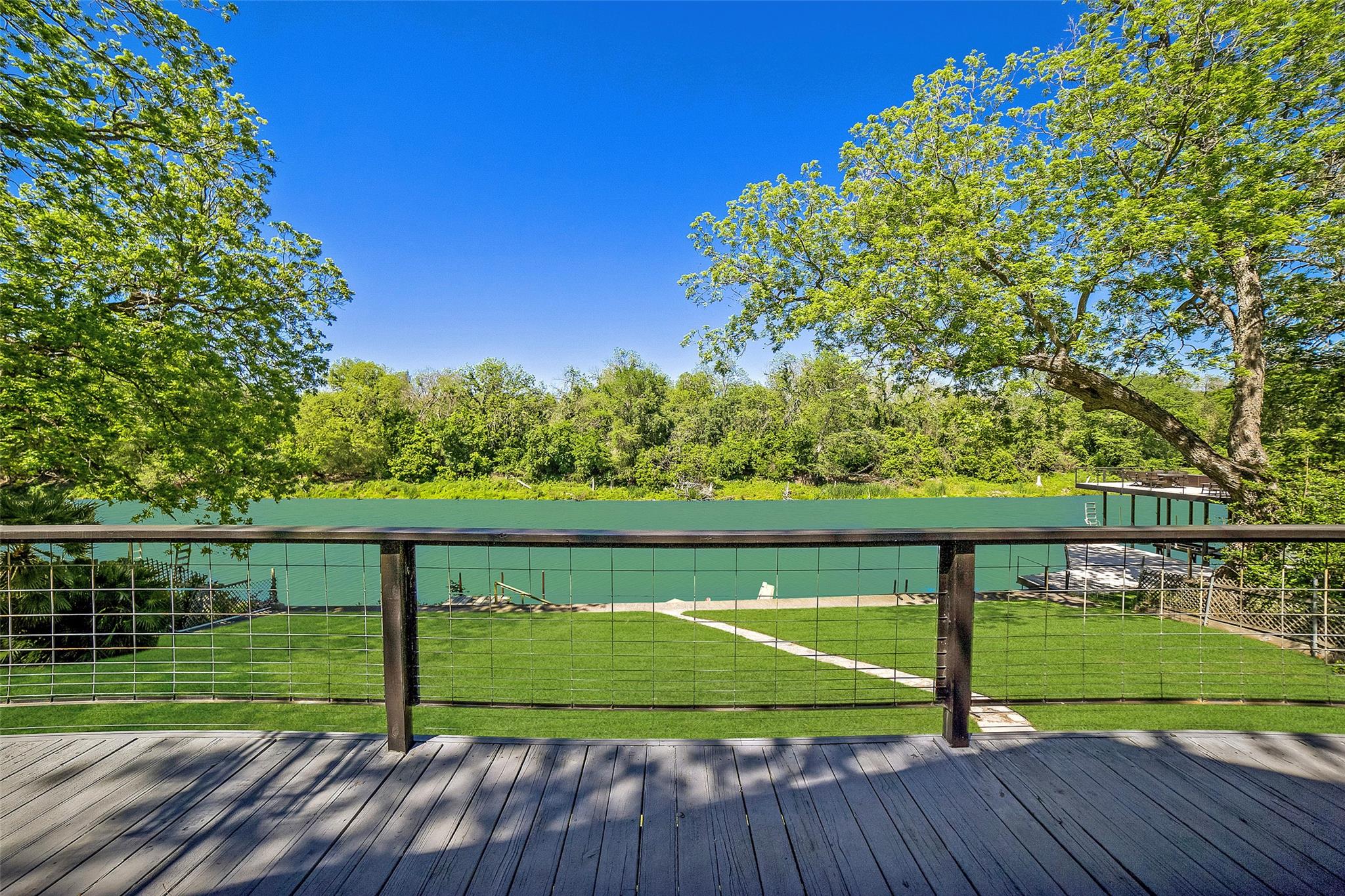 Image 9 of 30 For 298 Meadowlake Dr