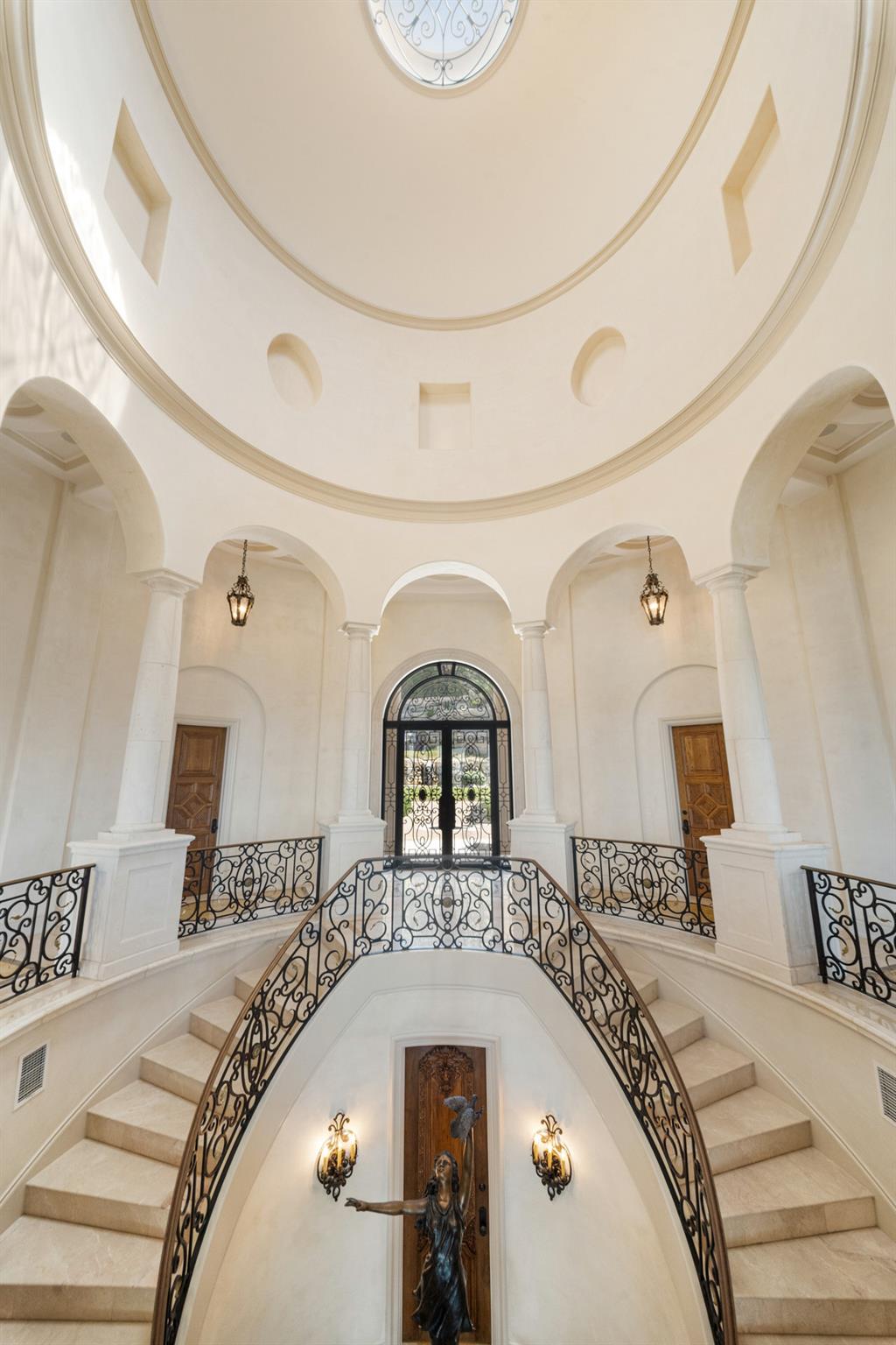 Image 14 of 39 For 12400 Cedar St