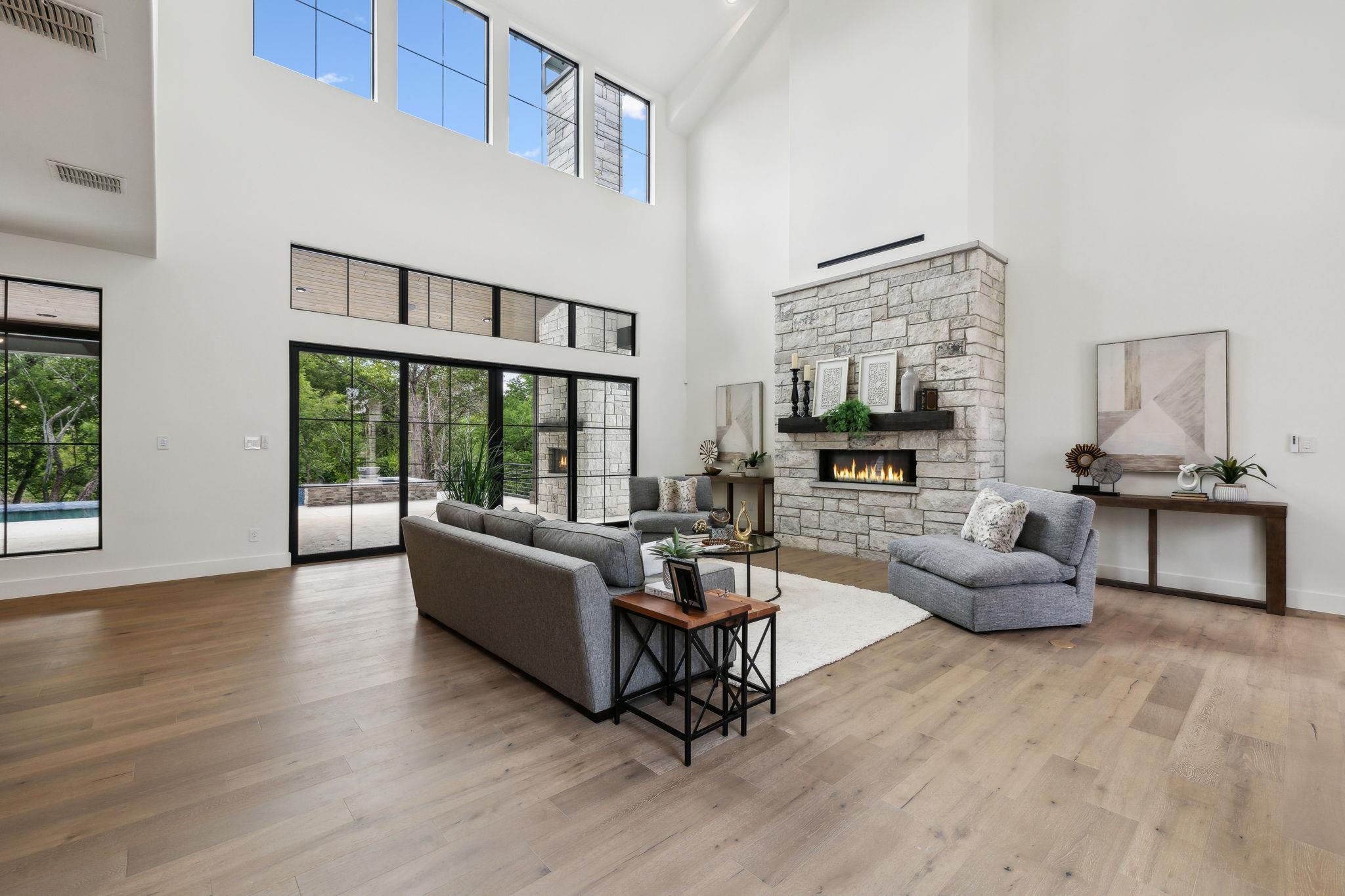 Image 15 of 40 For 236 Riverfront Dr
