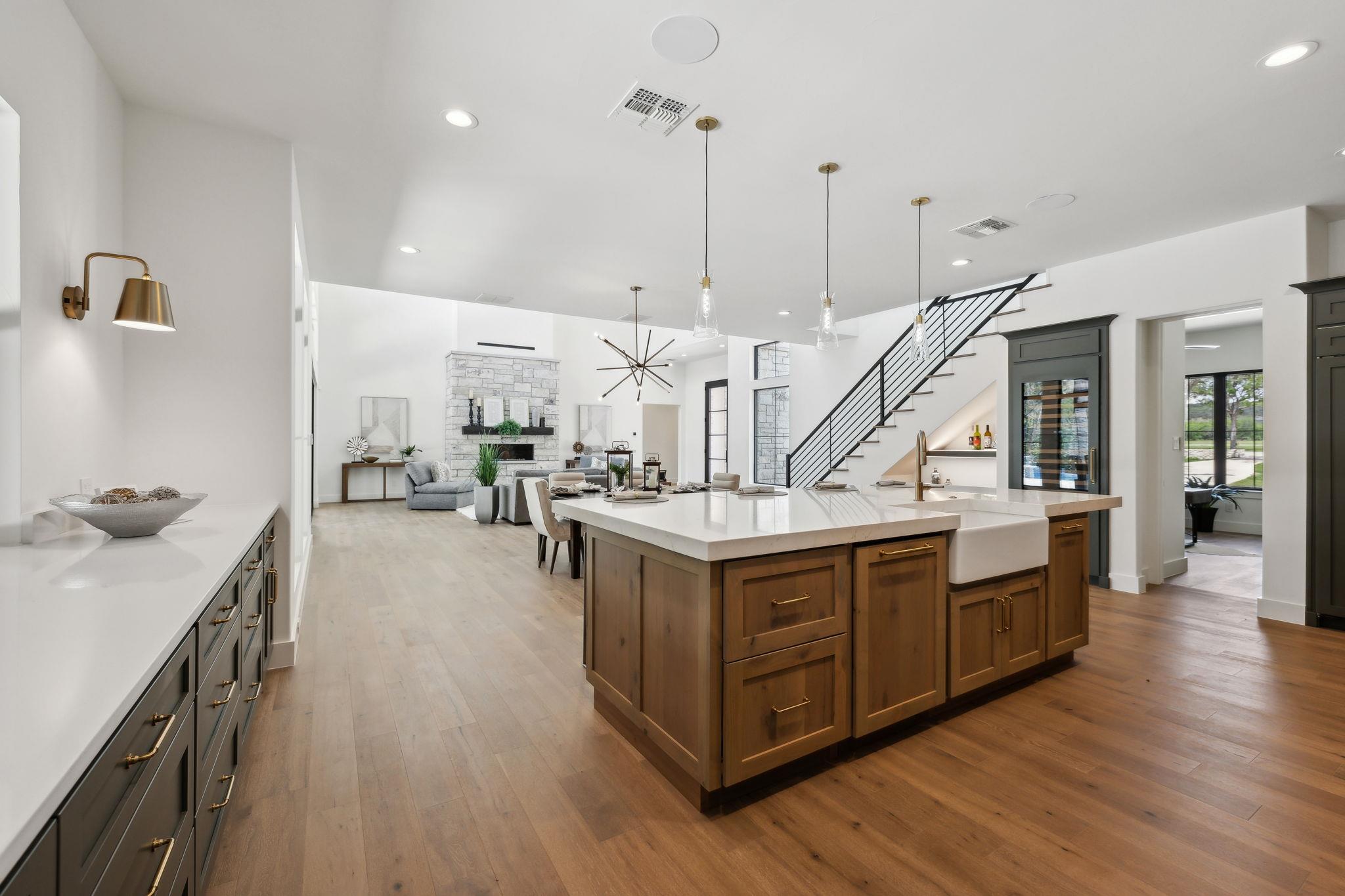 Image 21 of 40 For 236 Riverfront Dr