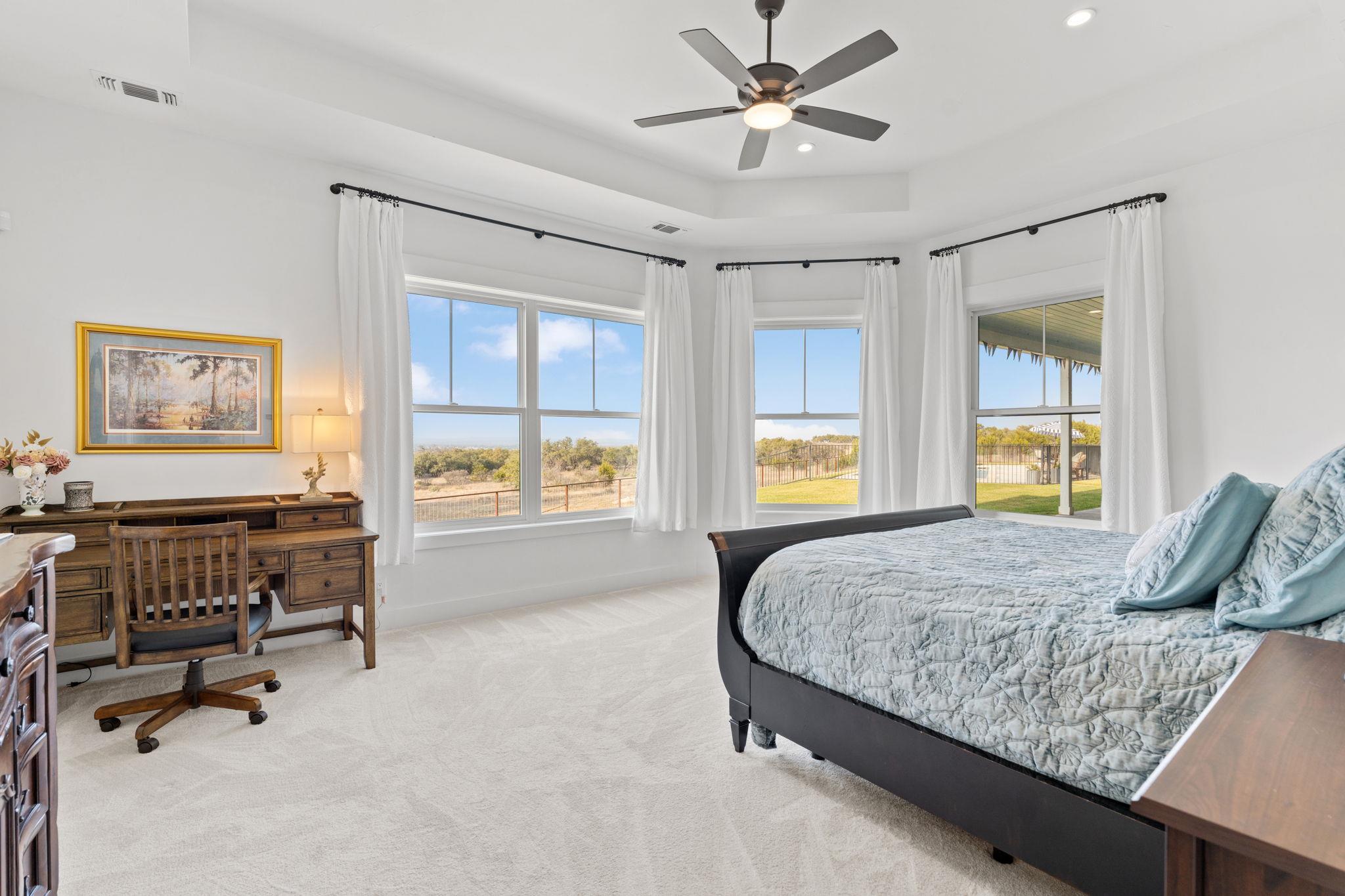 Image 10 of 40 For 452 Southwick Ranch Rd