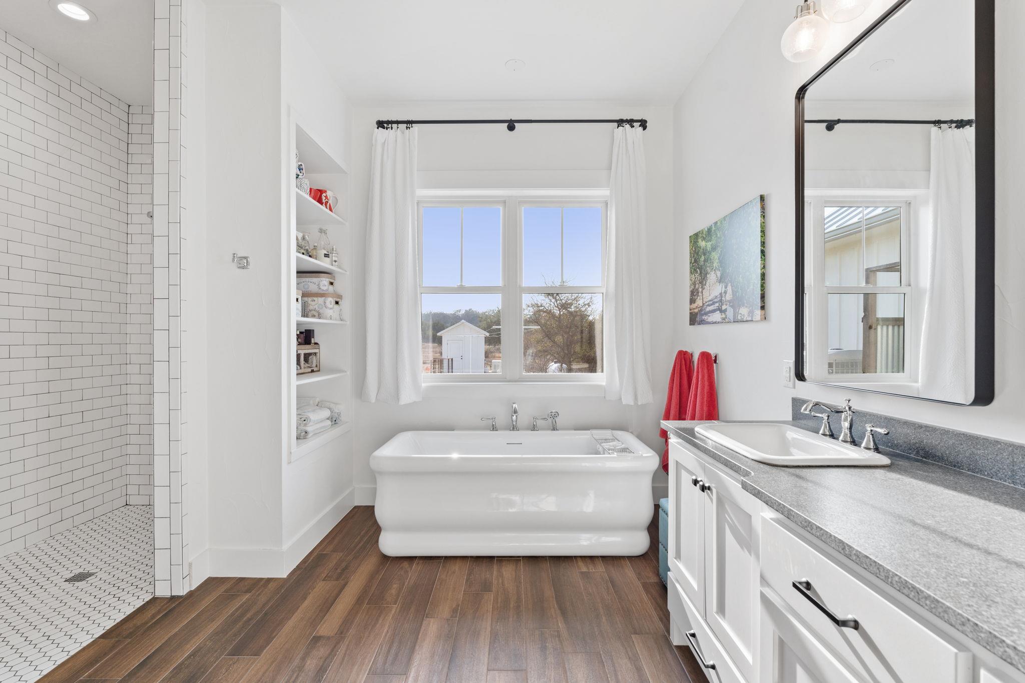 Image 12 of 40 For 452 Southwick Ranch Rd