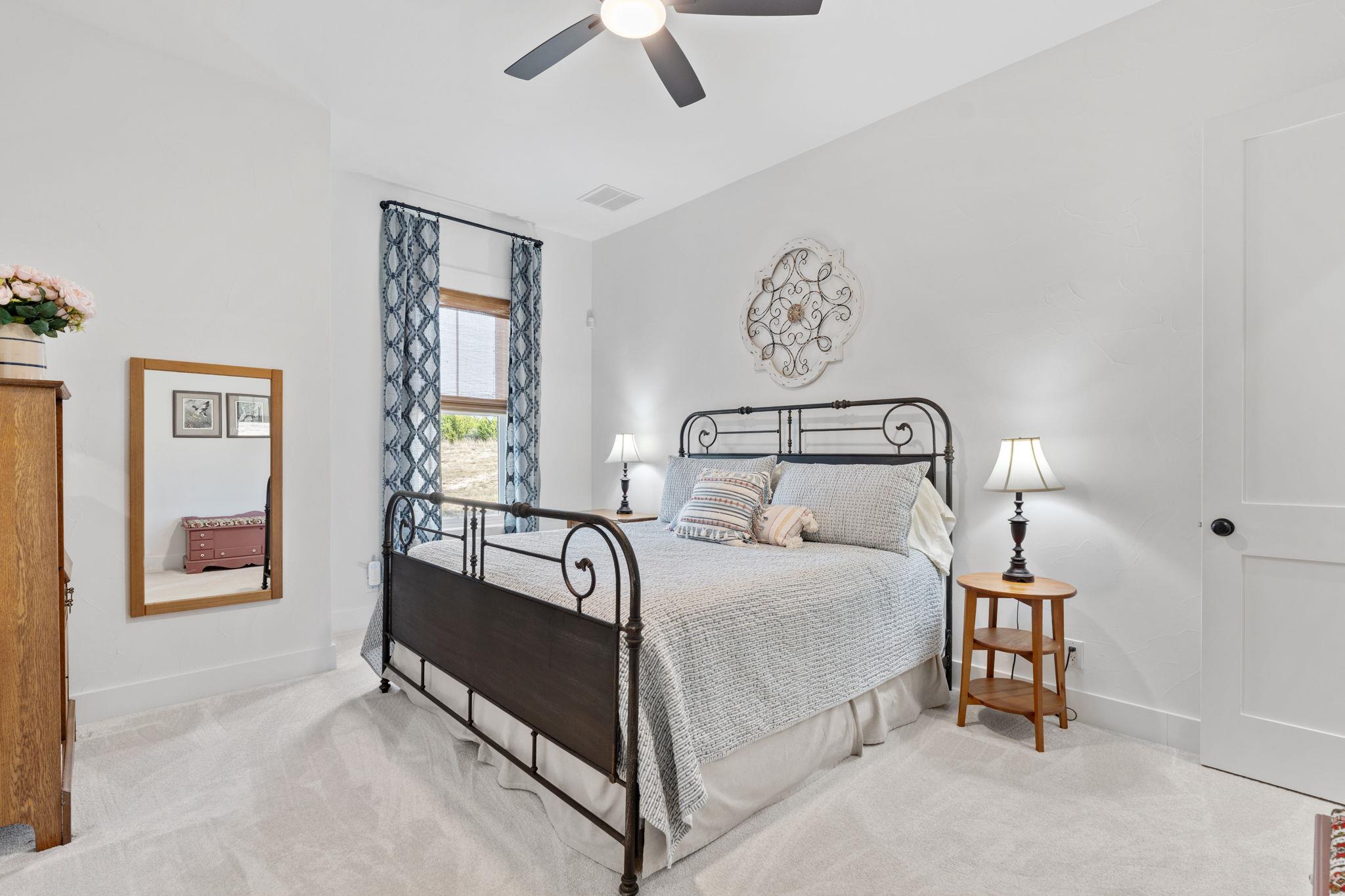 Image 14 of 40 For 452 Southwick Ranch Rd