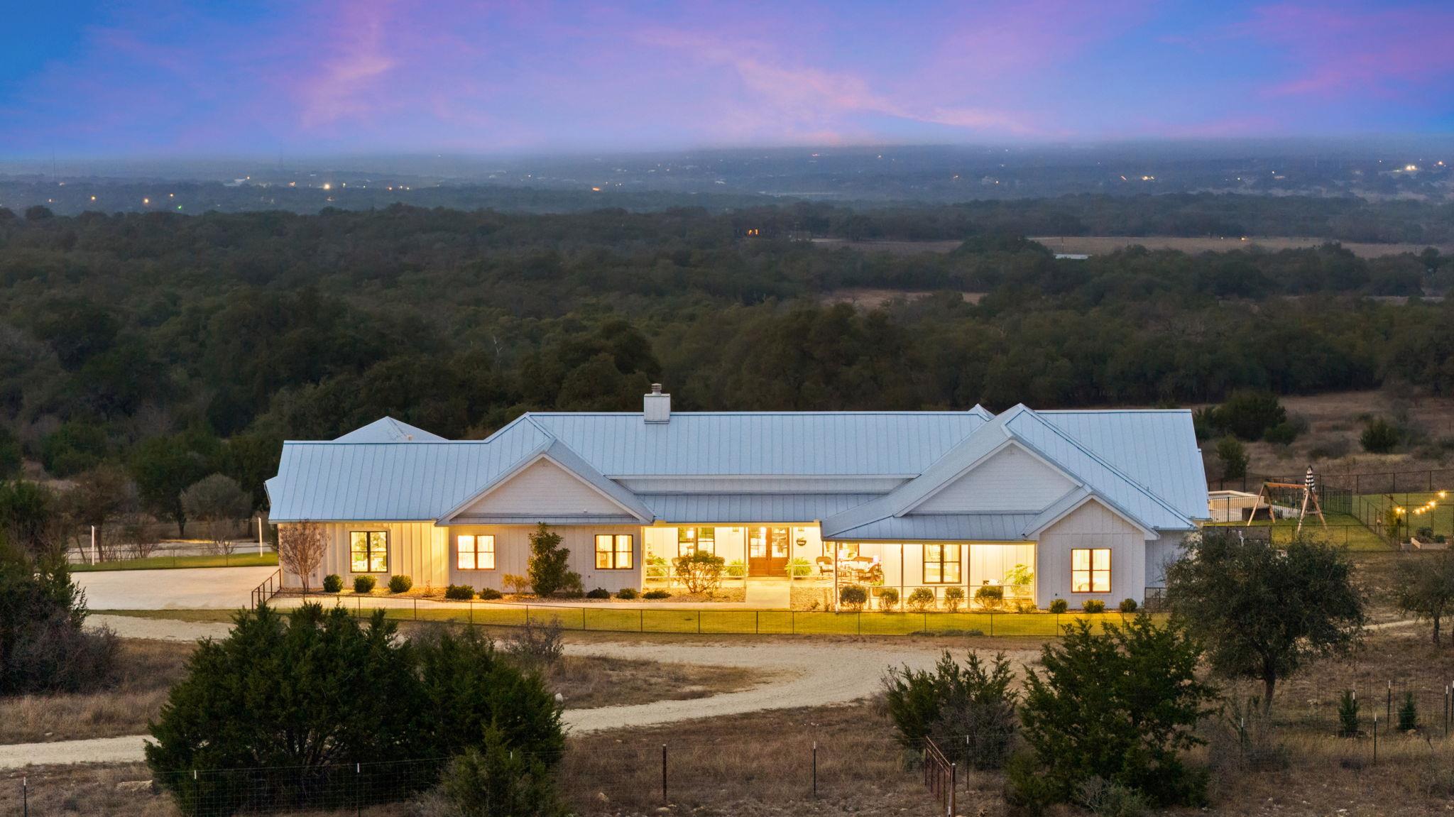 Image 2 of 40 For 452 Southwick Ranch Rd