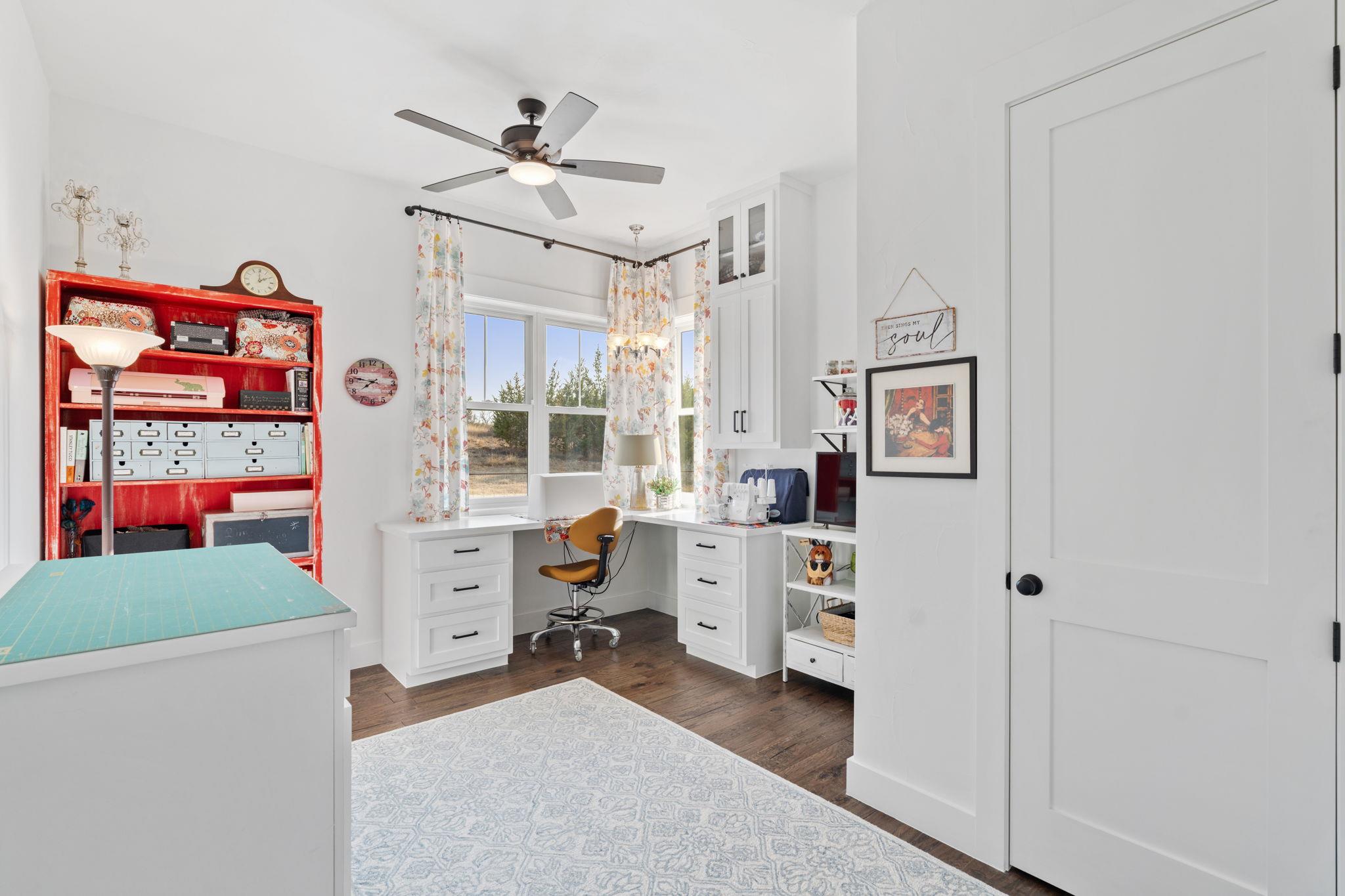 Image 20 of 40 For 452 Southwick Ranch Rd