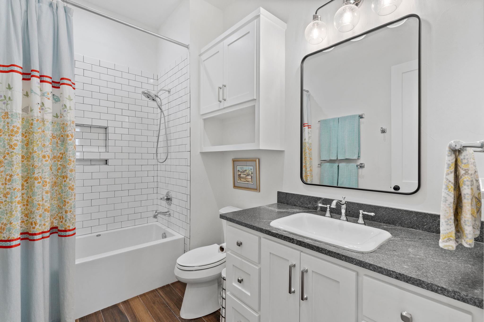 Image 21 of 40 For 452 Southwick Ranch Rd