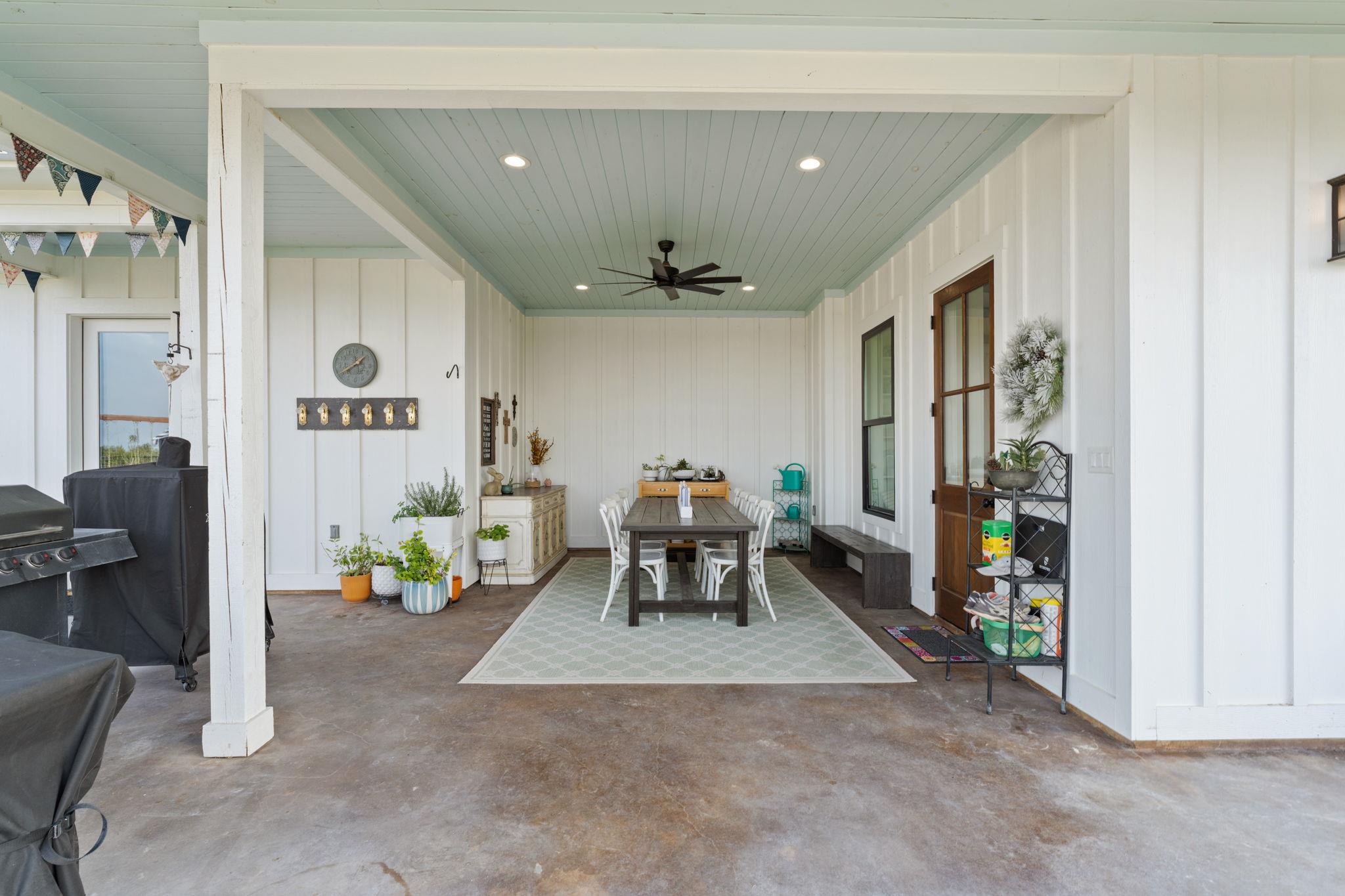 Image 26 of 40 For 452 Southwick Ranch Rd