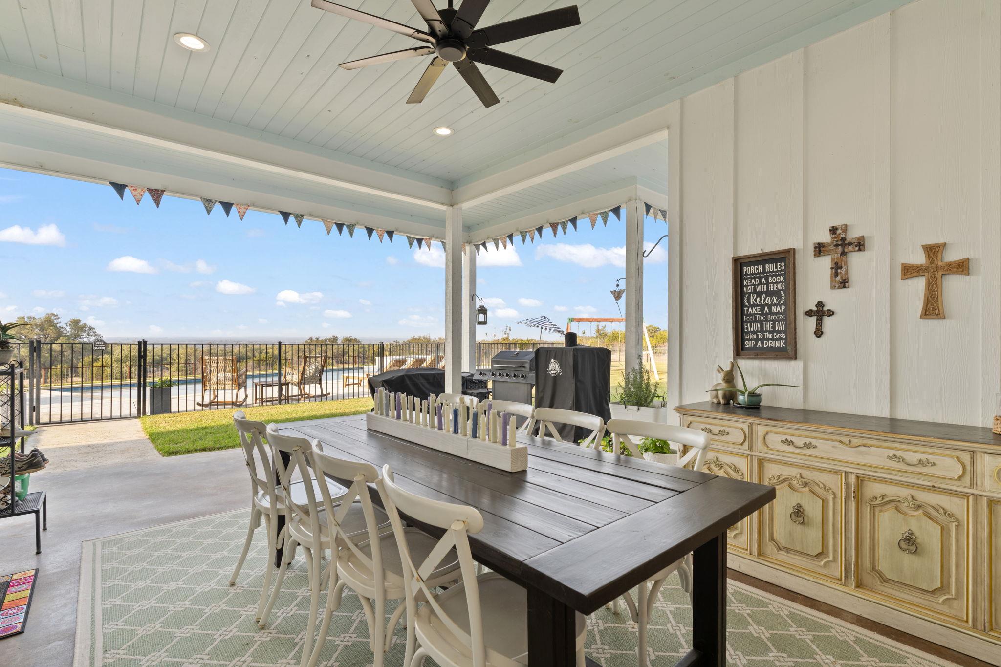 Image 27 of 40 For 452 Southwick Ranch Rd