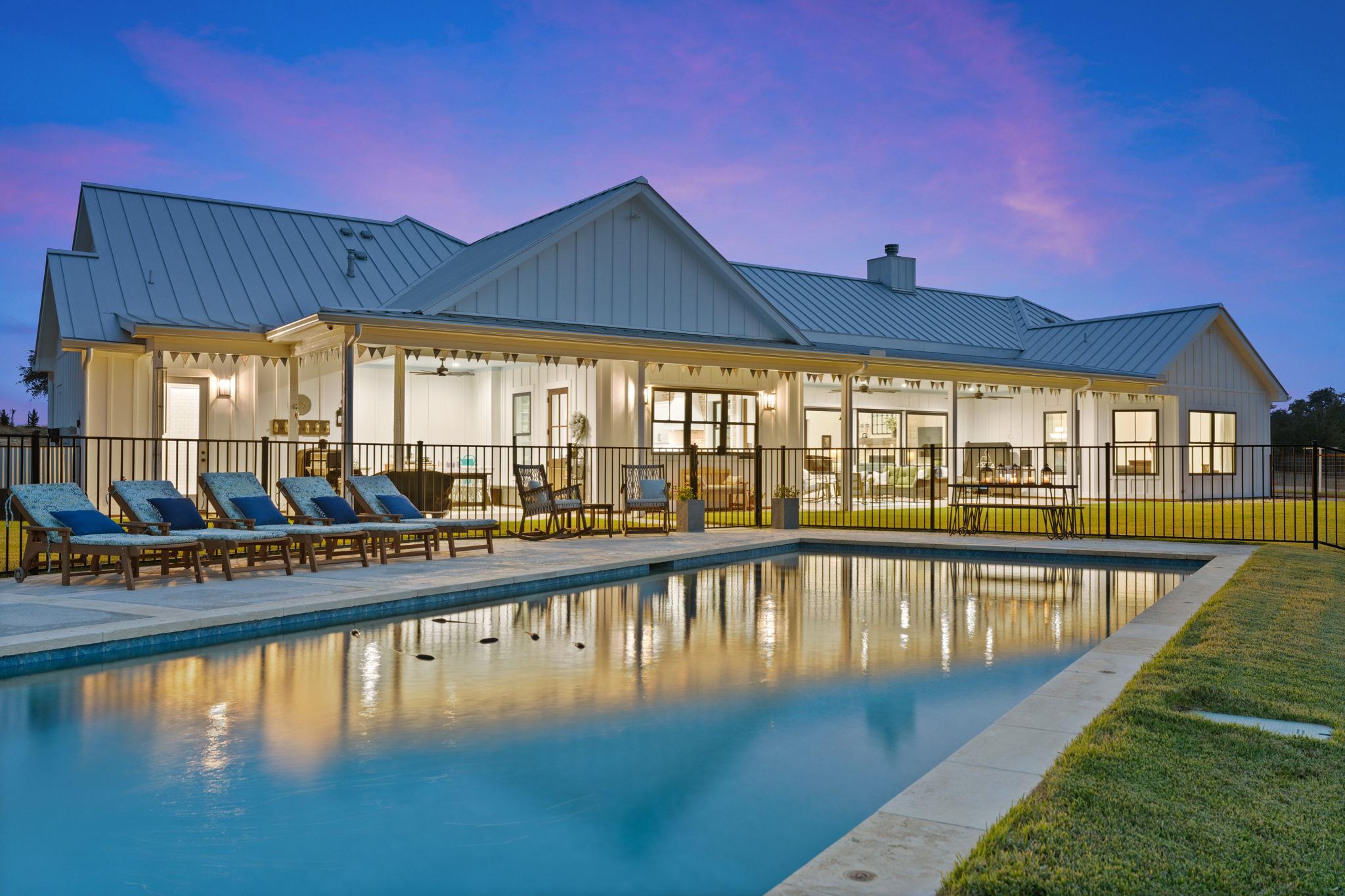 Image 30 of 40 For 452 Southwick Ranch Rd