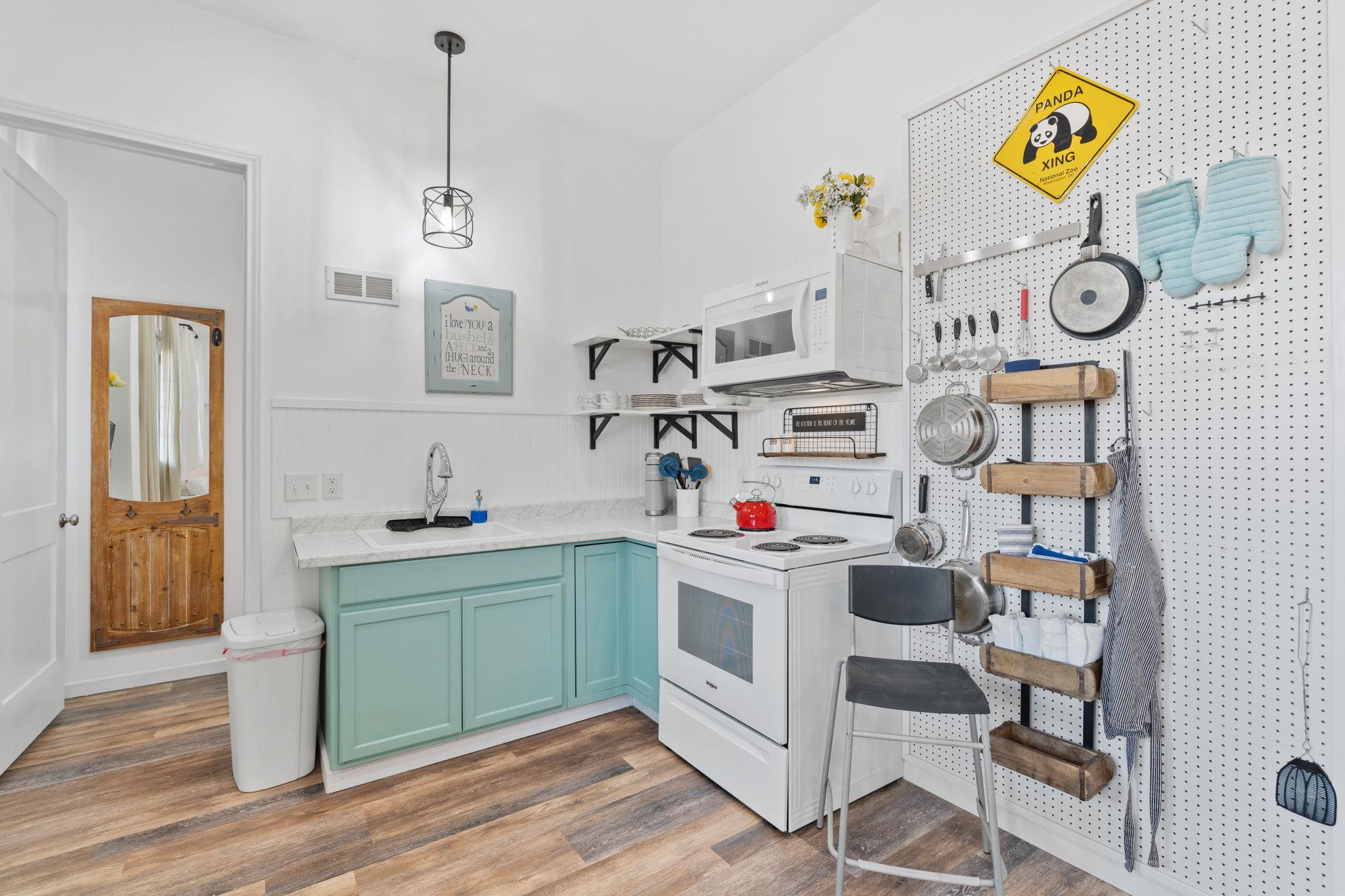 Image 36 of 40 For 452 Southwick Ranch Rd