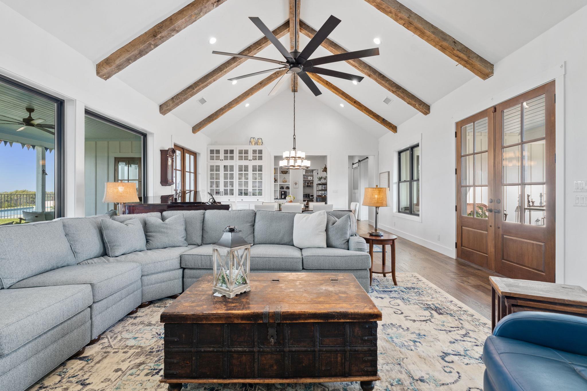 Image 5 of 40 For 452 Southwick Ranch Rd