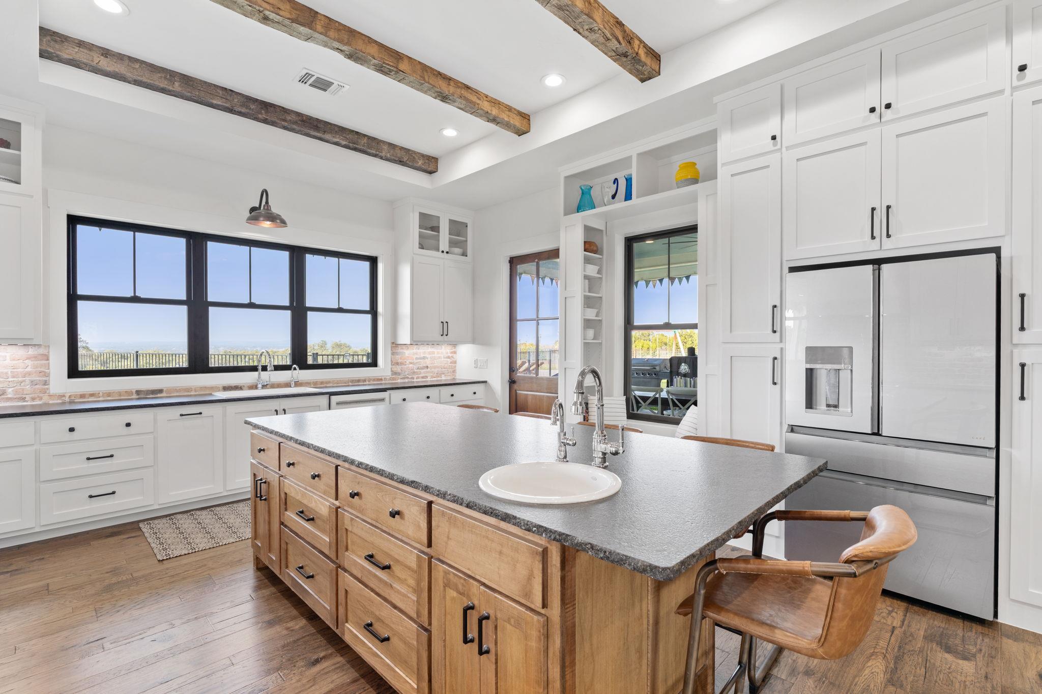 Image 7 of 40 For 452 Southwick Ranch Rd