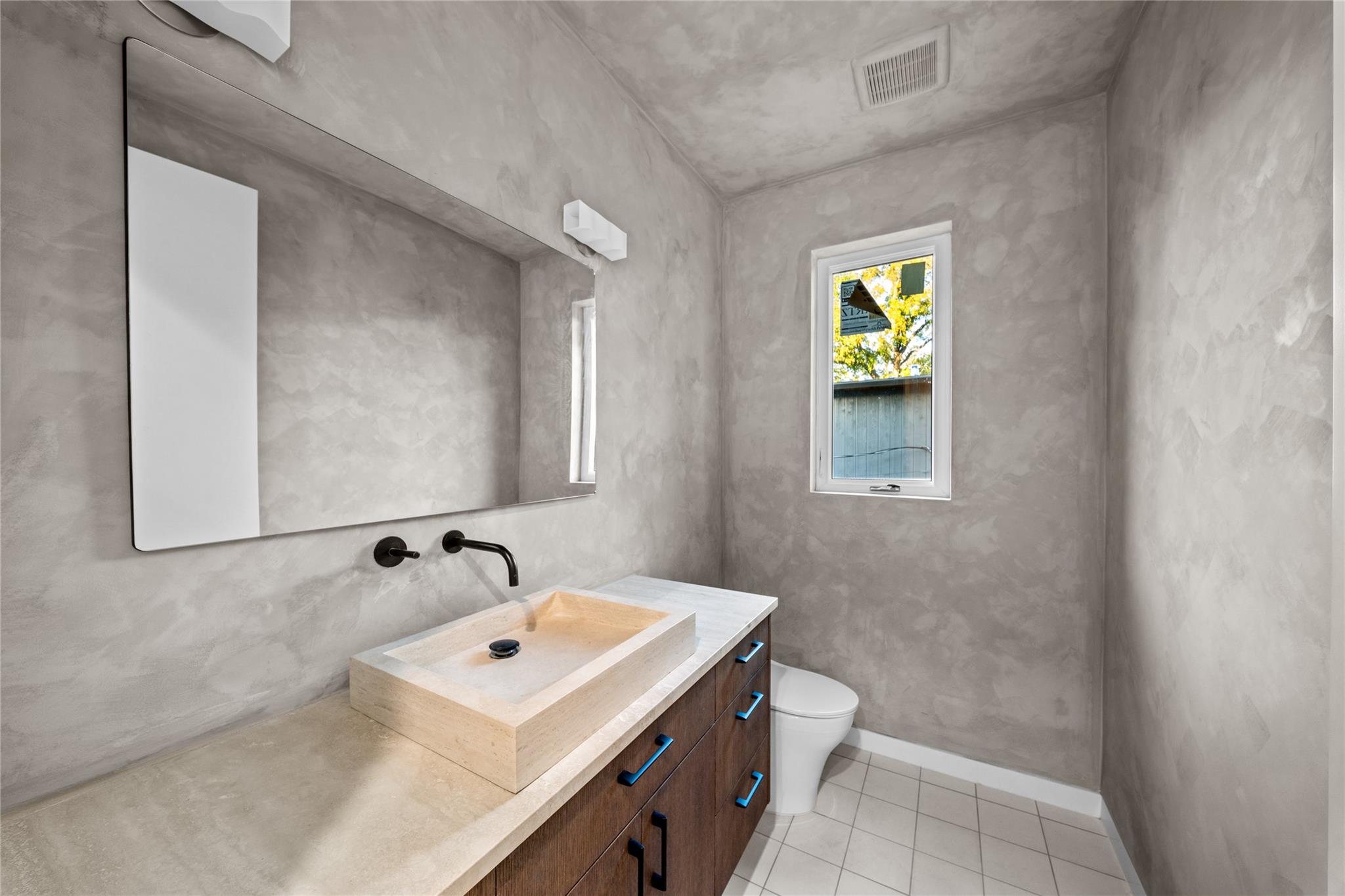 Image 12 of 38 For 2904 Westhill Dr