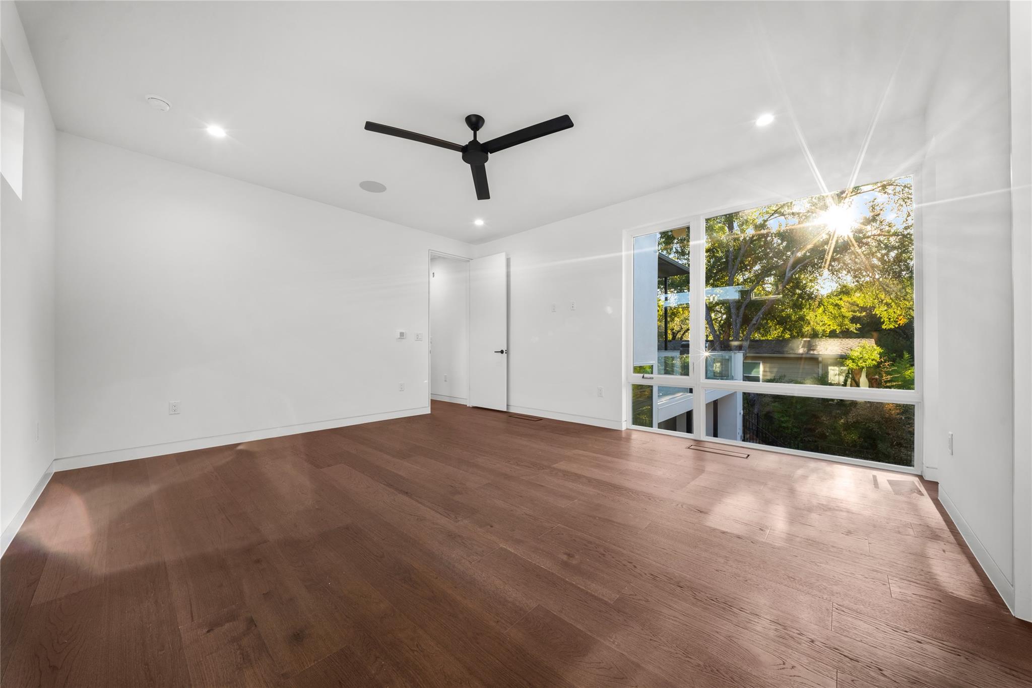 Image 14 of 38 For 2904 Westhill Dr