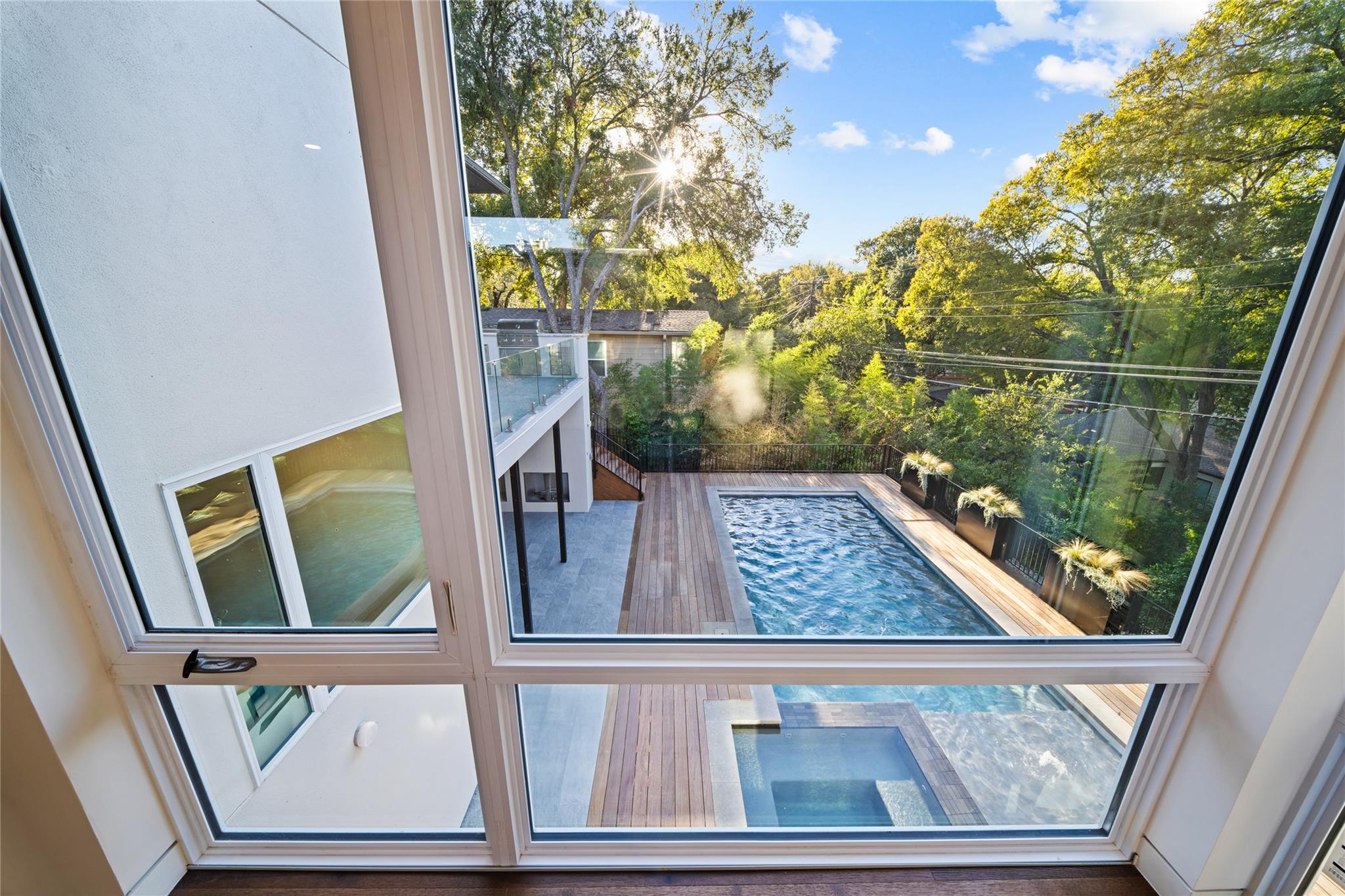 Image 15 of 38 For 2904 Westhill Dr