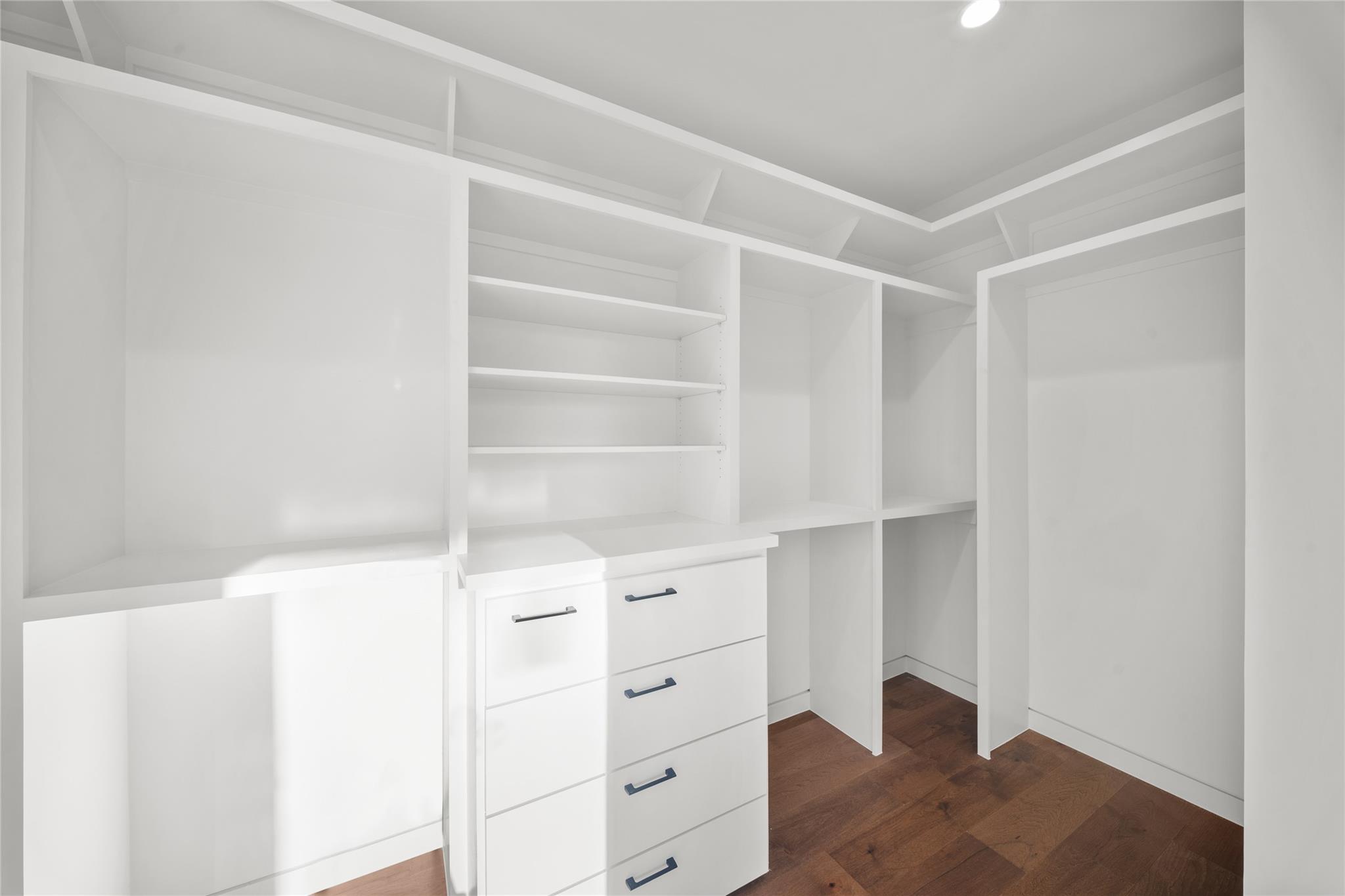 Image 17 of 38 For 2904 Westhill Dr