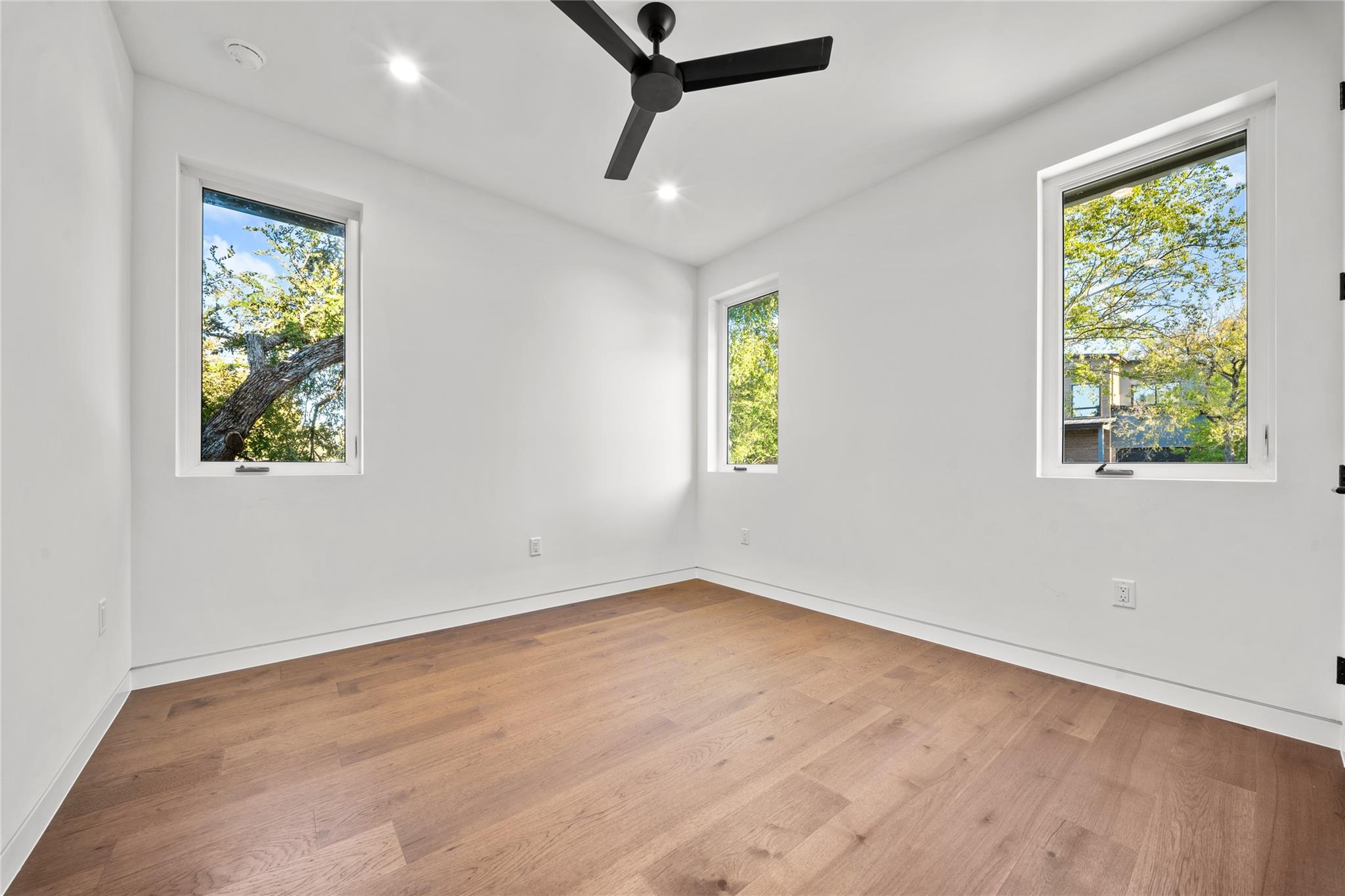 Image 25 of 38 For 2904 Westhill Dr