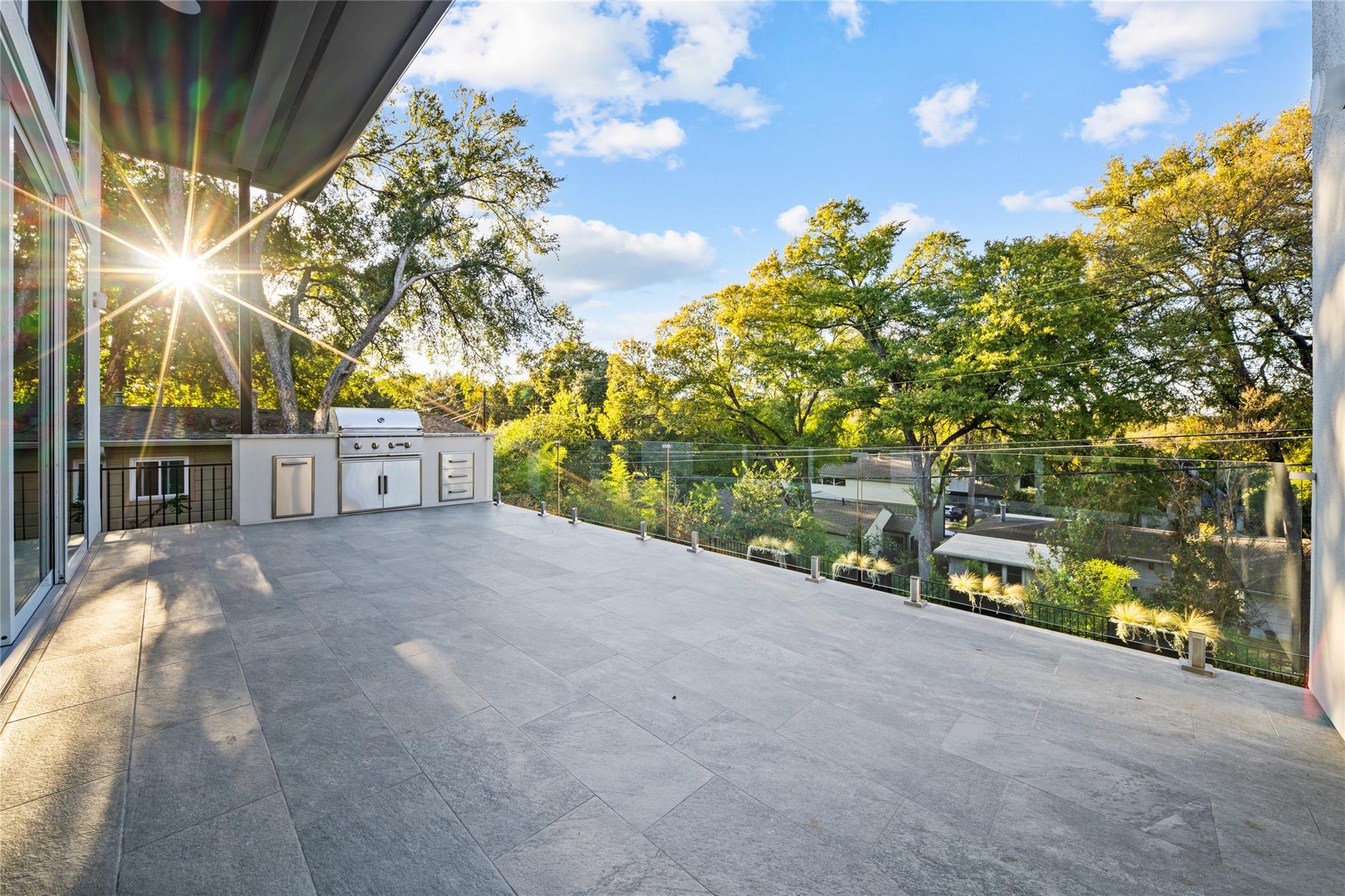 Image 29 of 38 For 2904 Westhill Dr