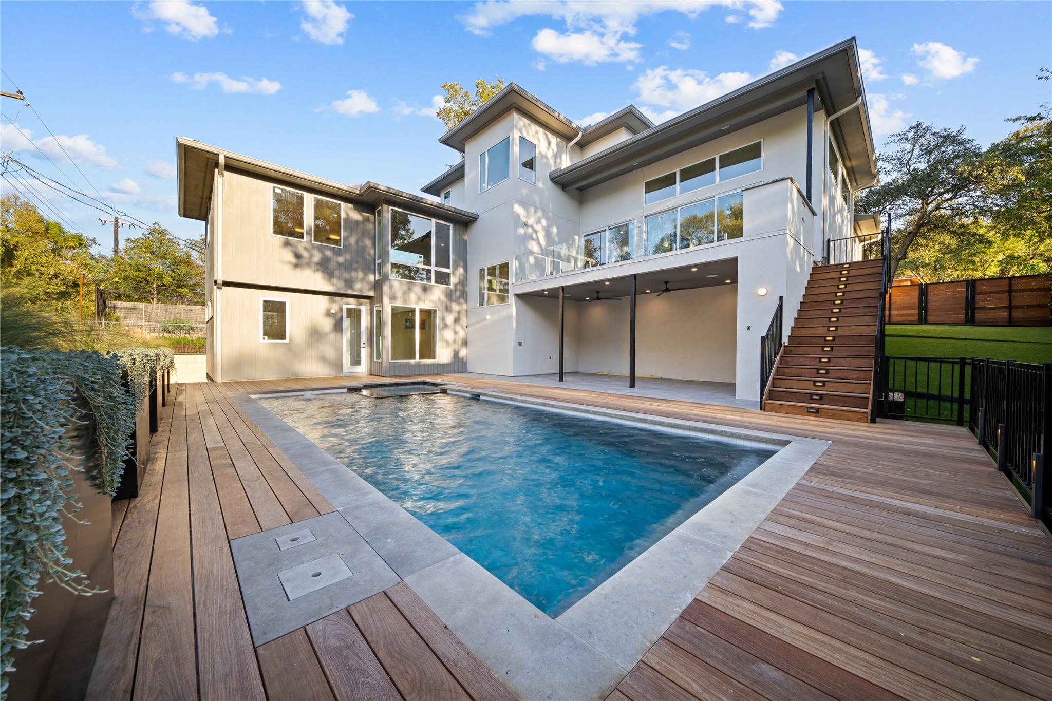 Image 33 of 38 For 2904 Westhill Dr