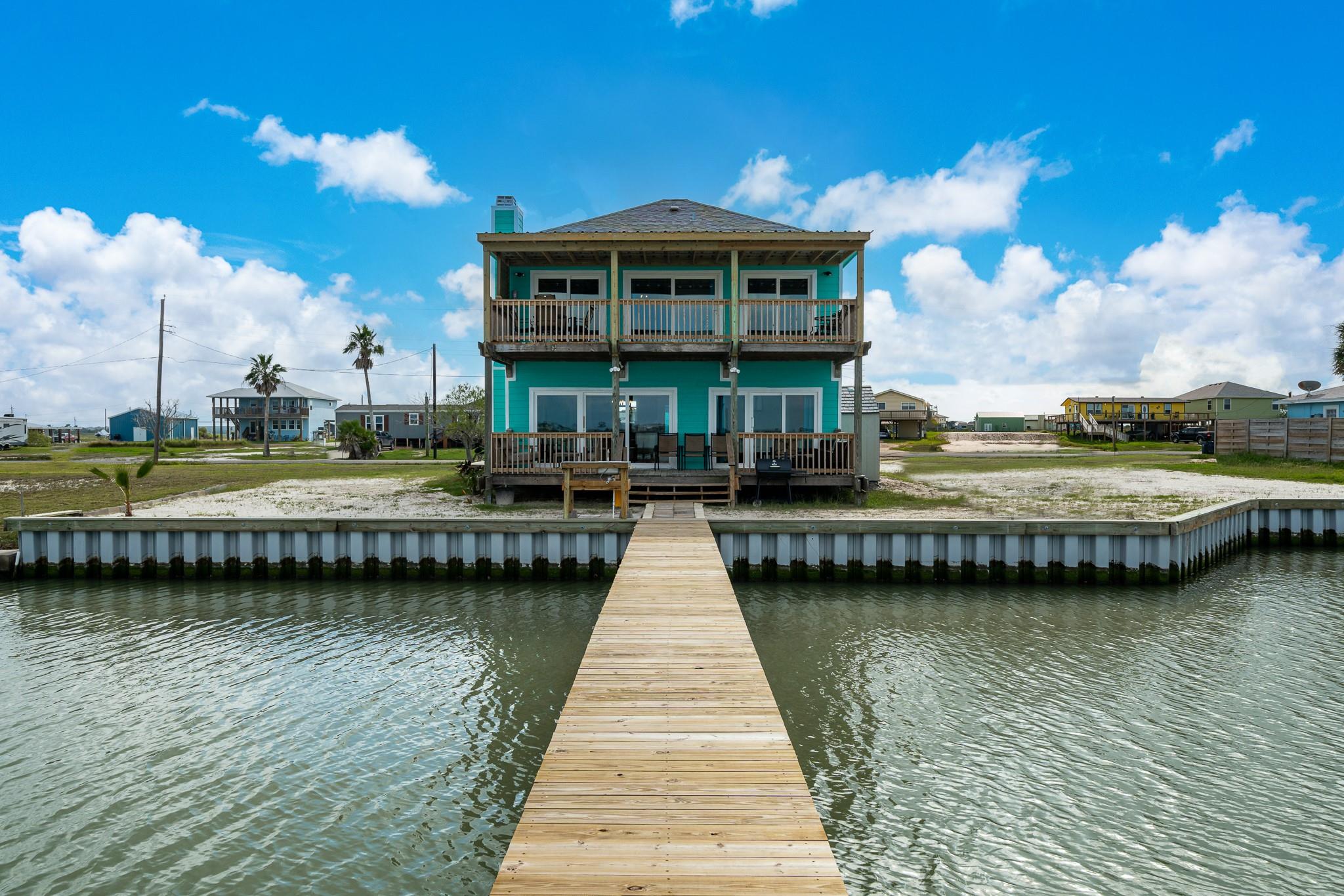 Details for 139 Lakeshore Dr, Rockport, TX 78382