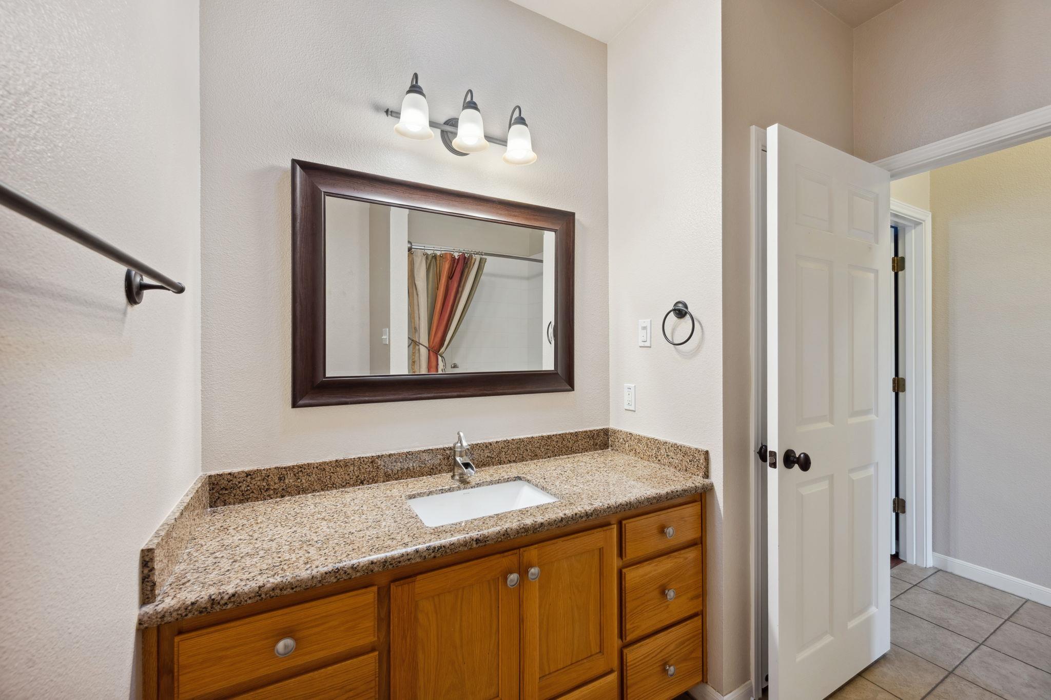 Image 21 of 27 For 460 Shayla Ln