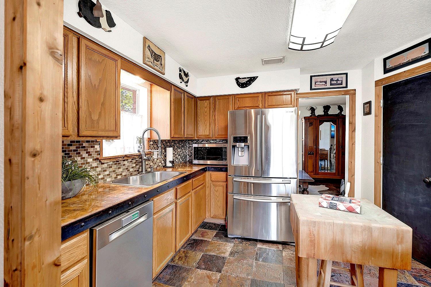 Image 11 of 39 For 1106 Amanda  