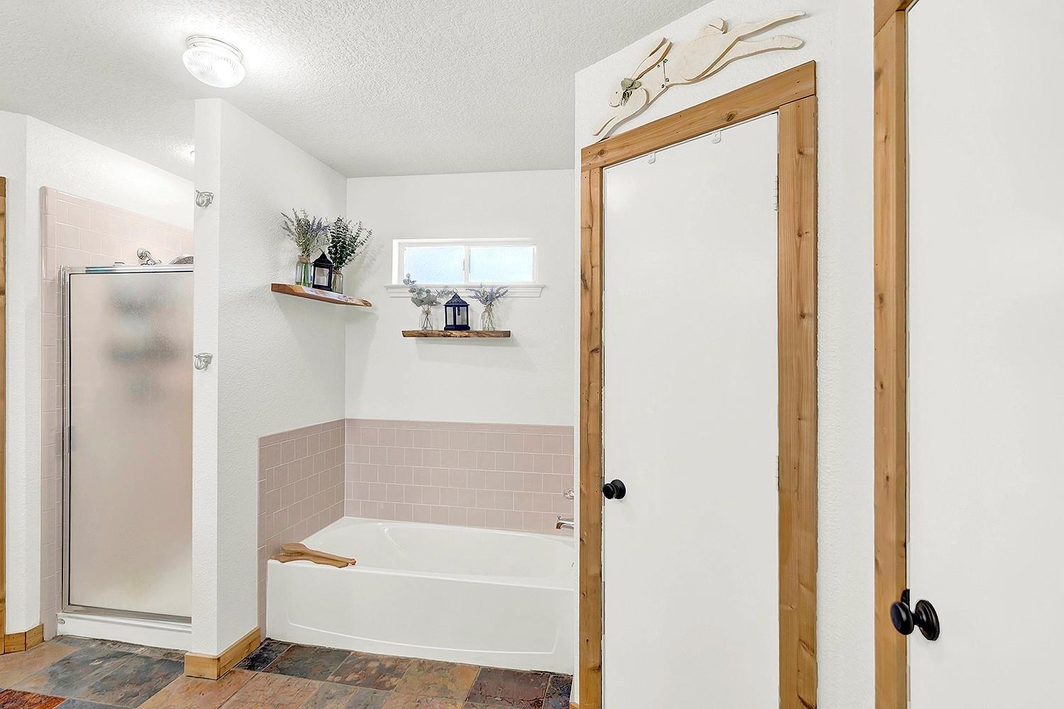 Image 19 of 39 For 1106 Amanda  