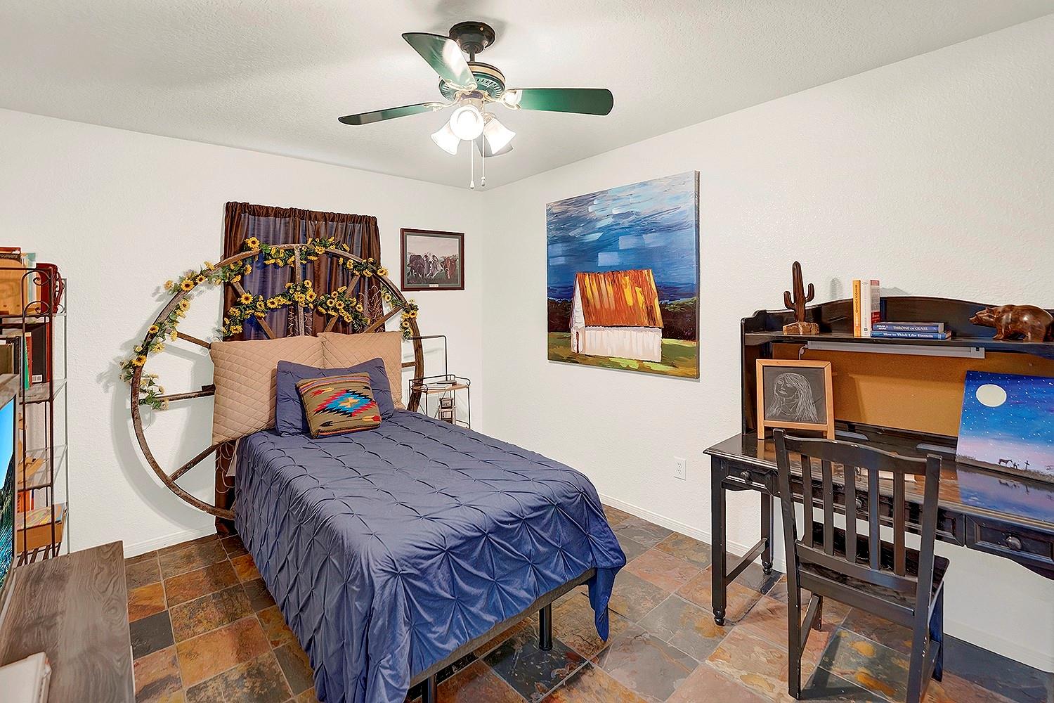 Image 20 of 39 For 1106 Amanda  