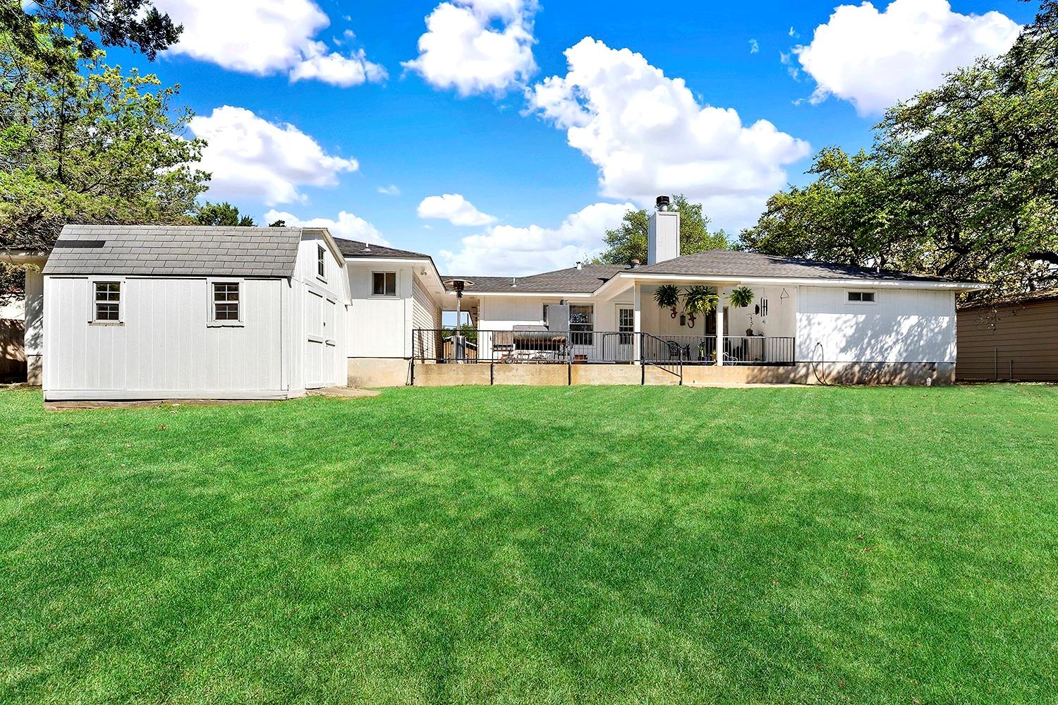 Image 27 of 39 For 1106 Amanda  