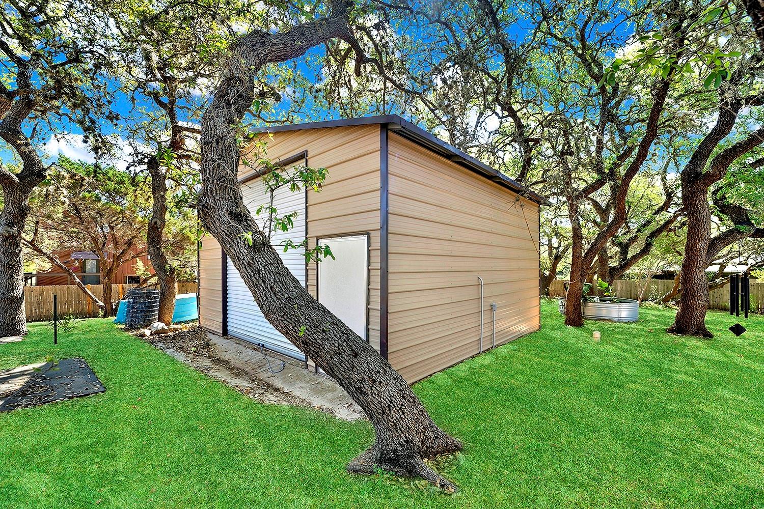 Image 30 of 39 For 1106 Amanda  