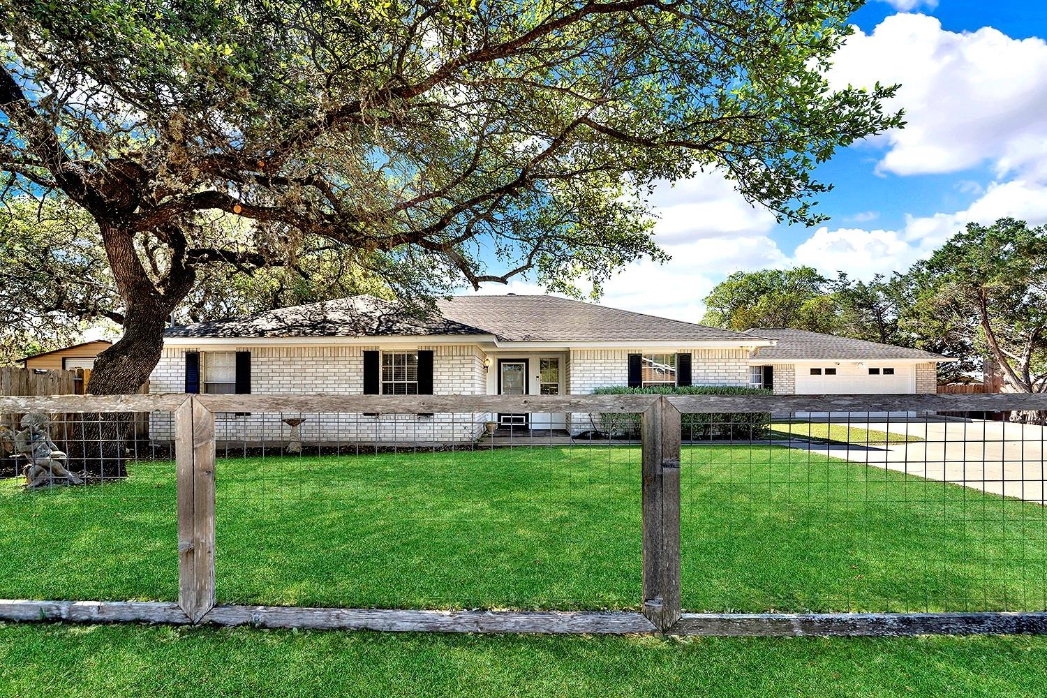 Image 33 of 39 For 1106 Amanda  