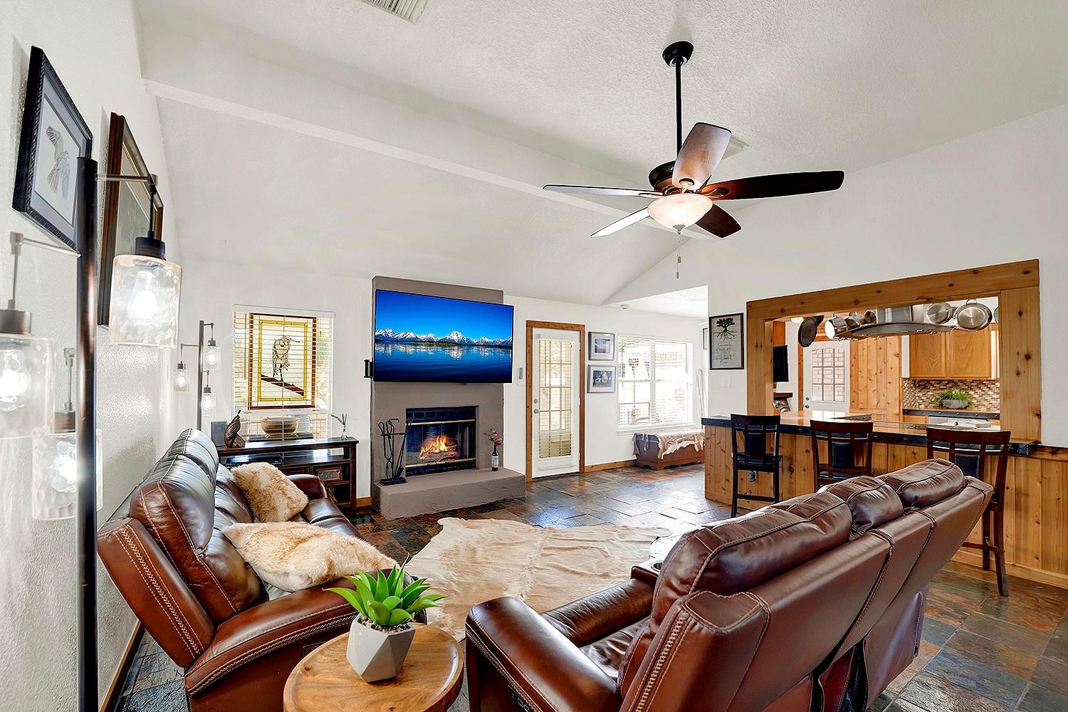 Image 5 of 39 For 1106 Amanda  