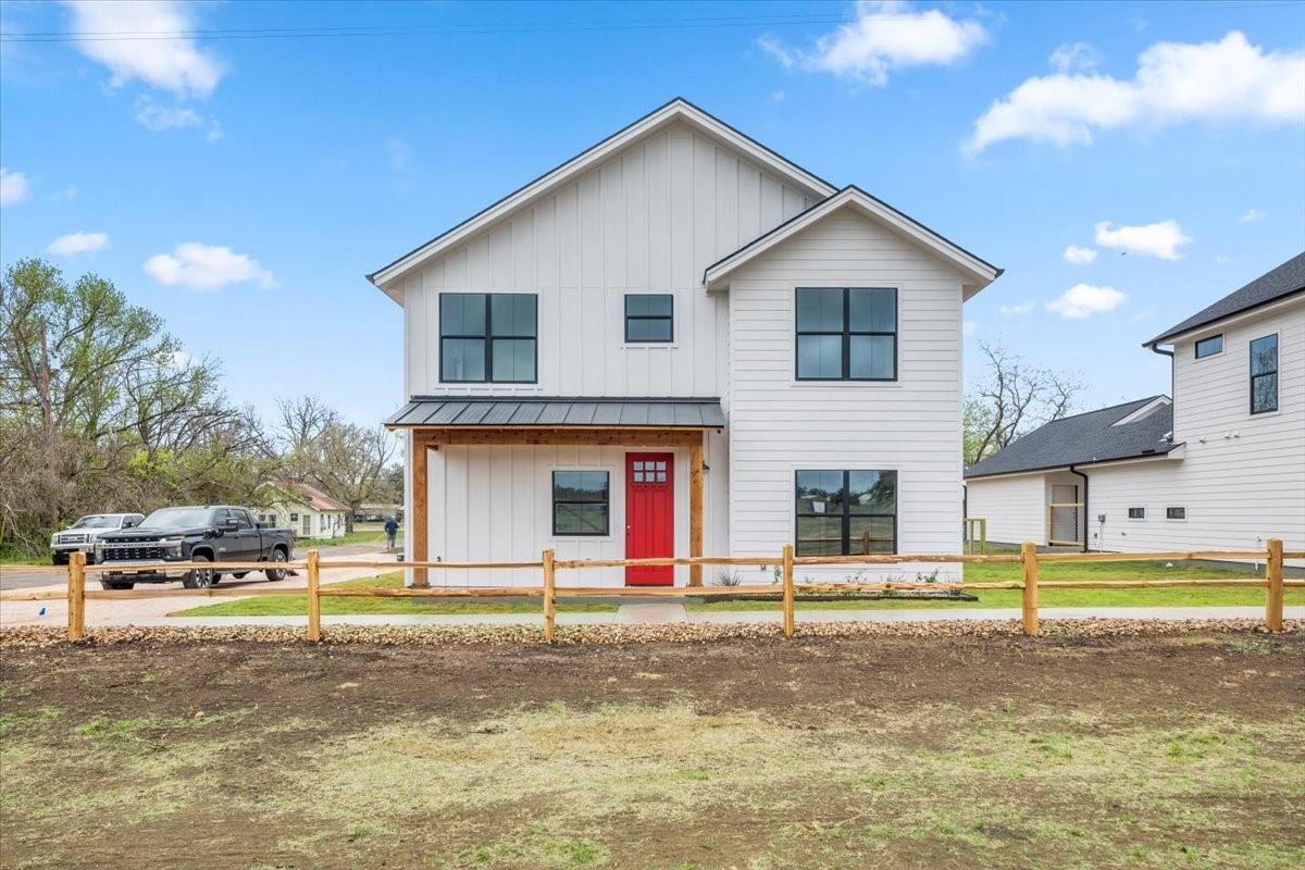 Details for 203 Avenue J, Johnson City, TX 78636
