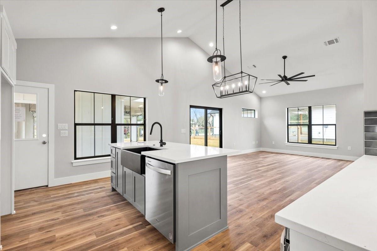 Image 14 of 32 For 203 Avenue J