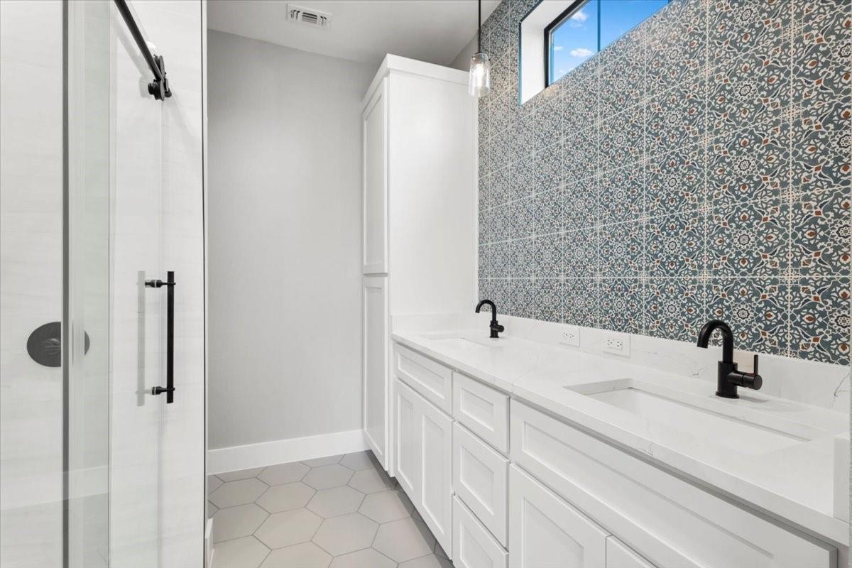 Image 17 of 32 For 203 Avenue J