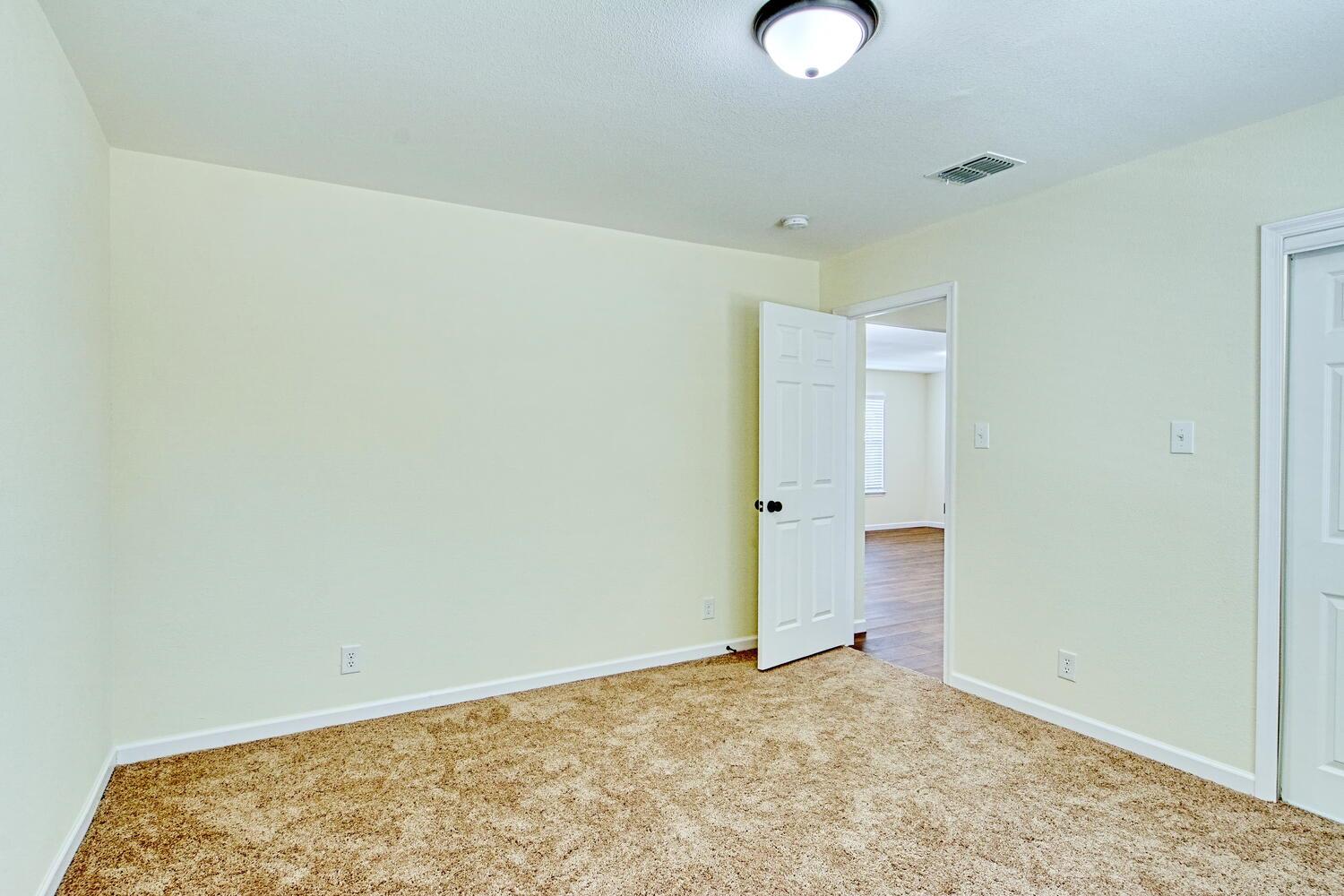 Image 18 of 28 For 202 Covina Ave