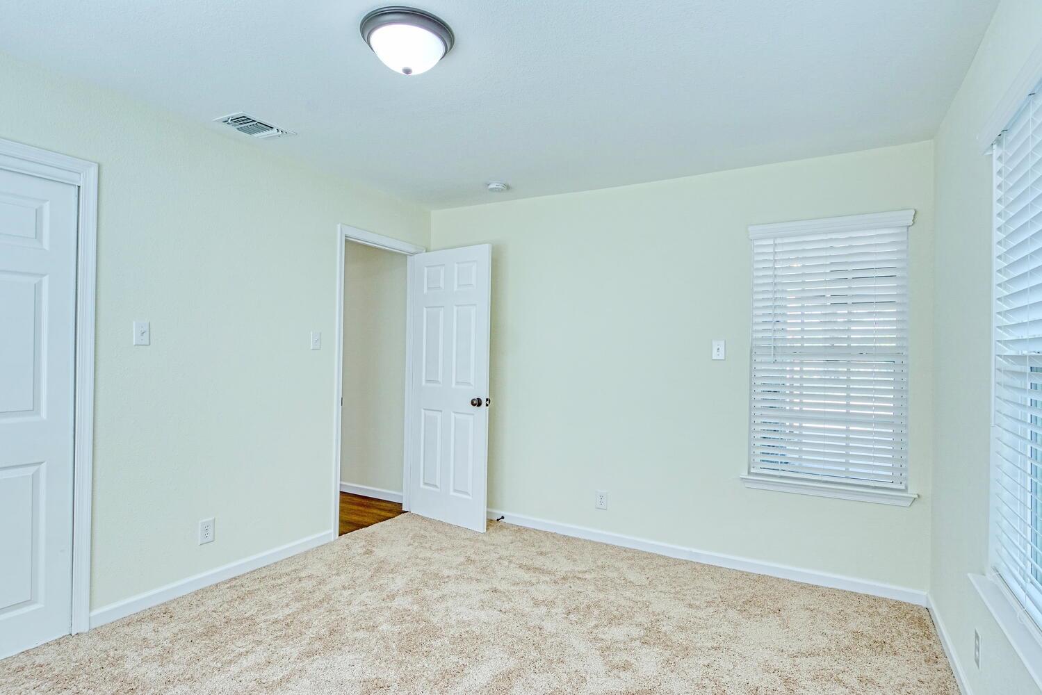 Image 21 of 28 For 202 Covina Ave