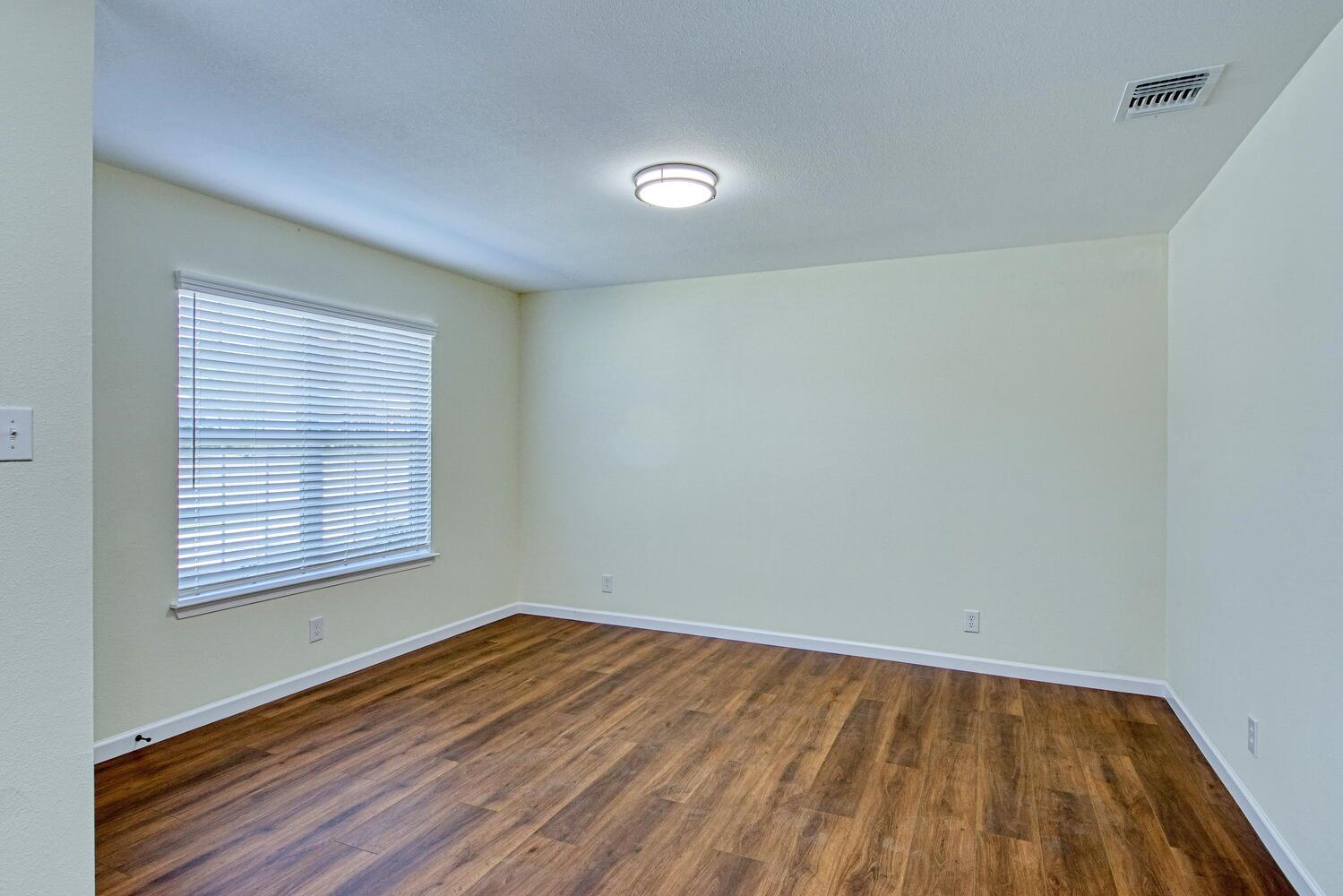 Image 3 of 28 For 202 Covina Ave